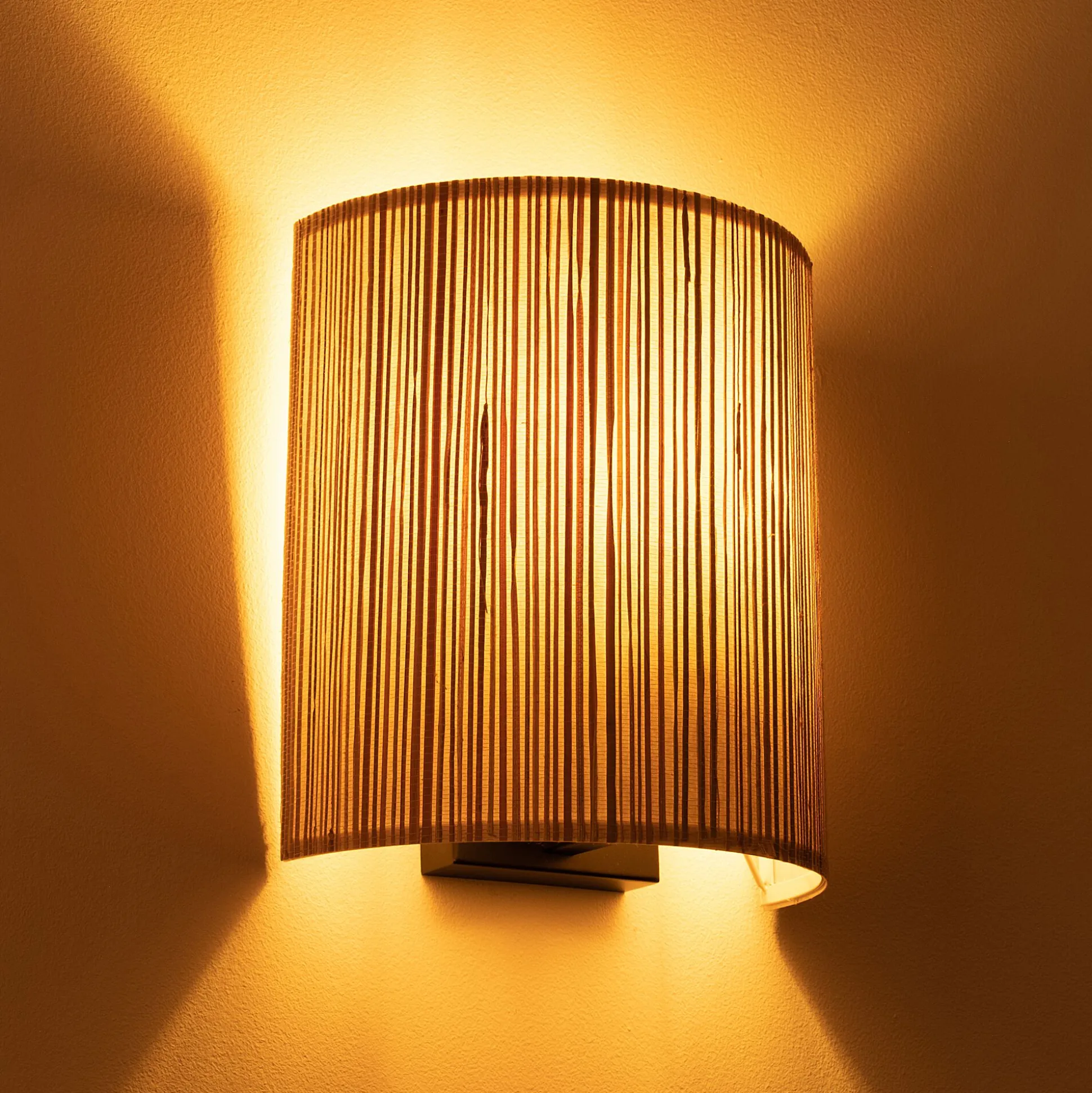 Applique électrifiée en acier et algues H26cm - naturel