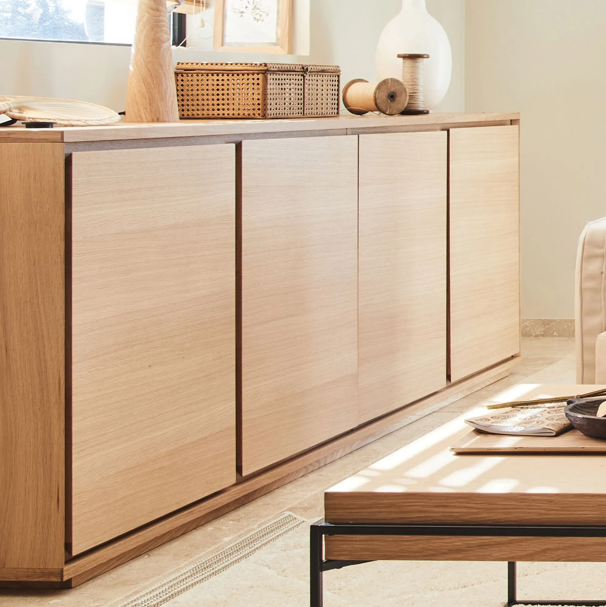 Buffet bas en bois 4 portes - naturel