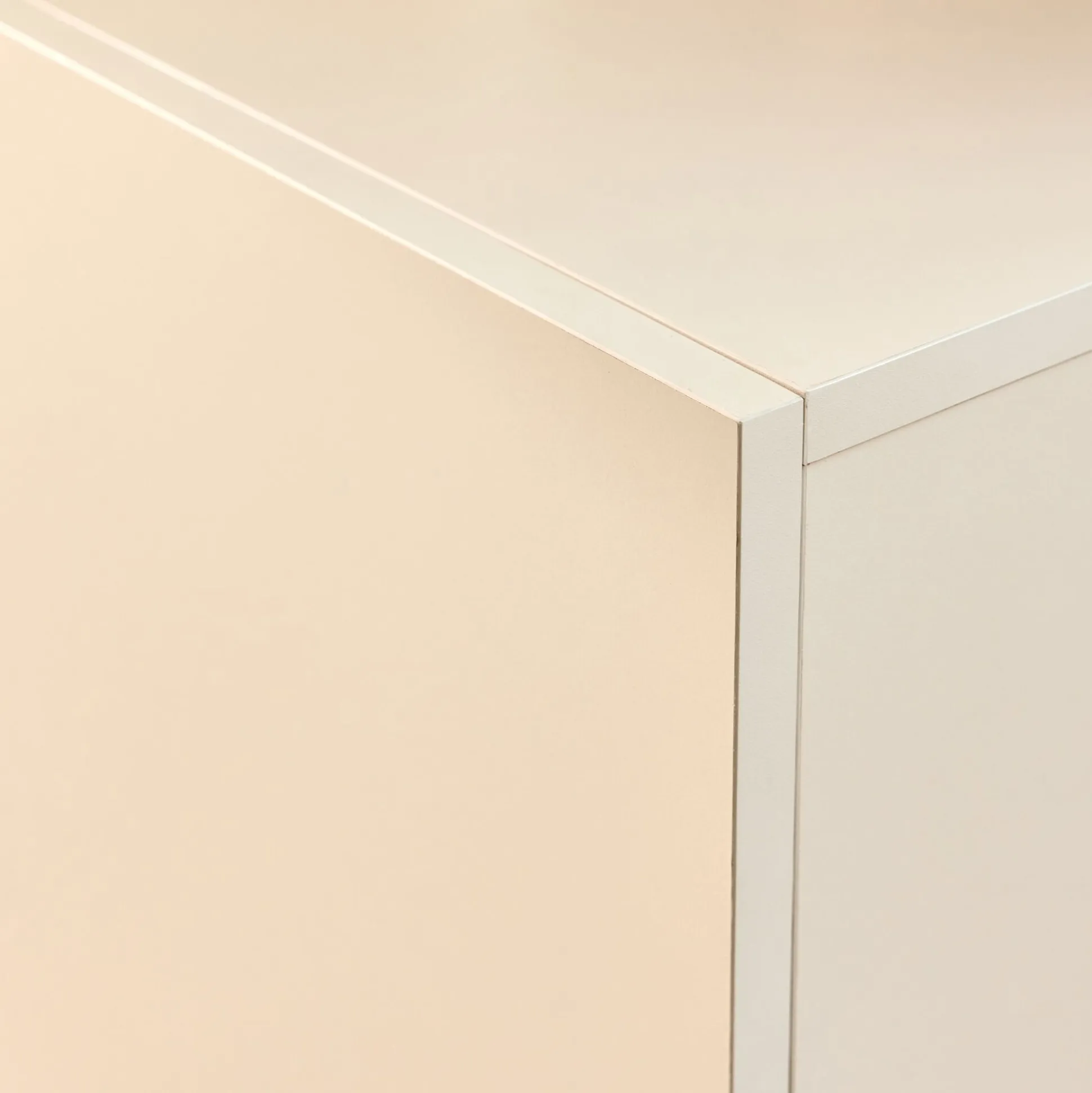 Buffet bas 4 portes en bois - beige