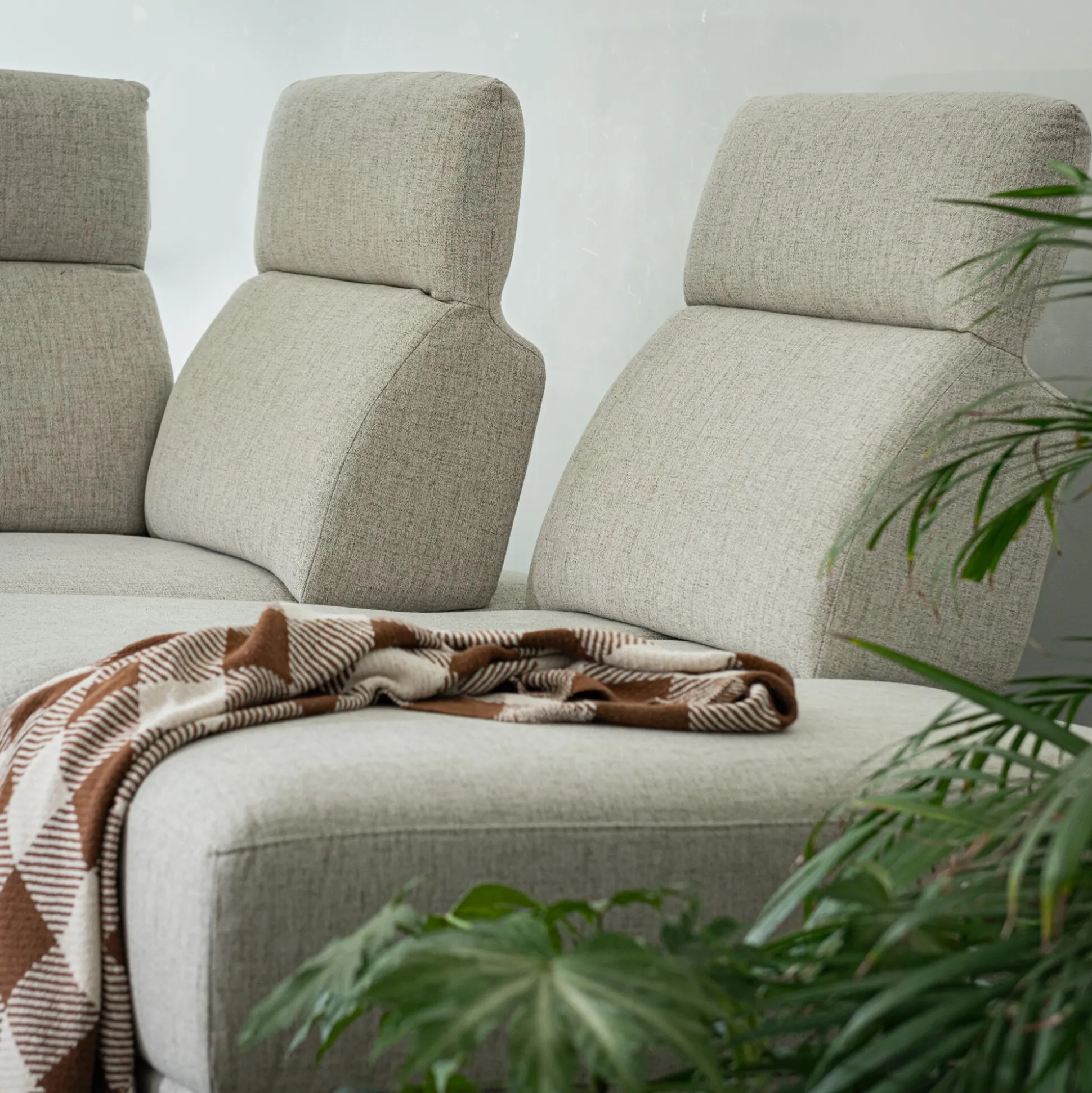 Canapé grand d'angle droit en tissu avec fonction avance-recul - beige roucas