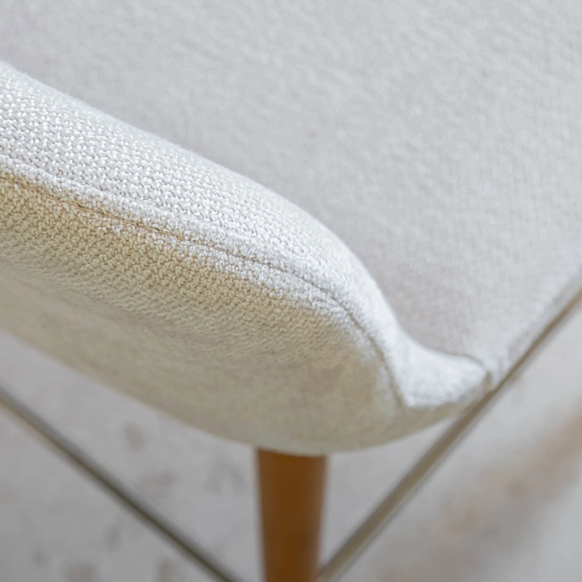 Chaise de bar en tissu et frêne H66cm - beige