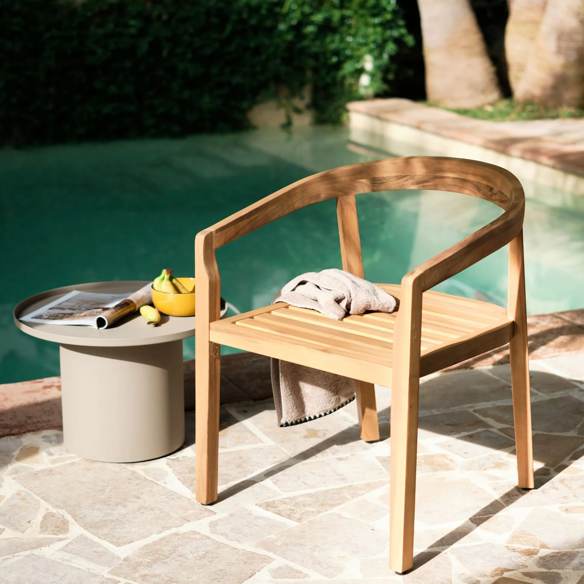 Chaise de jardin avec accoudoirs en acacia avec coussin - bois clair