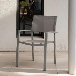 Chaise de jardin empilable avec accoudoirs en textilène - gris vésuve