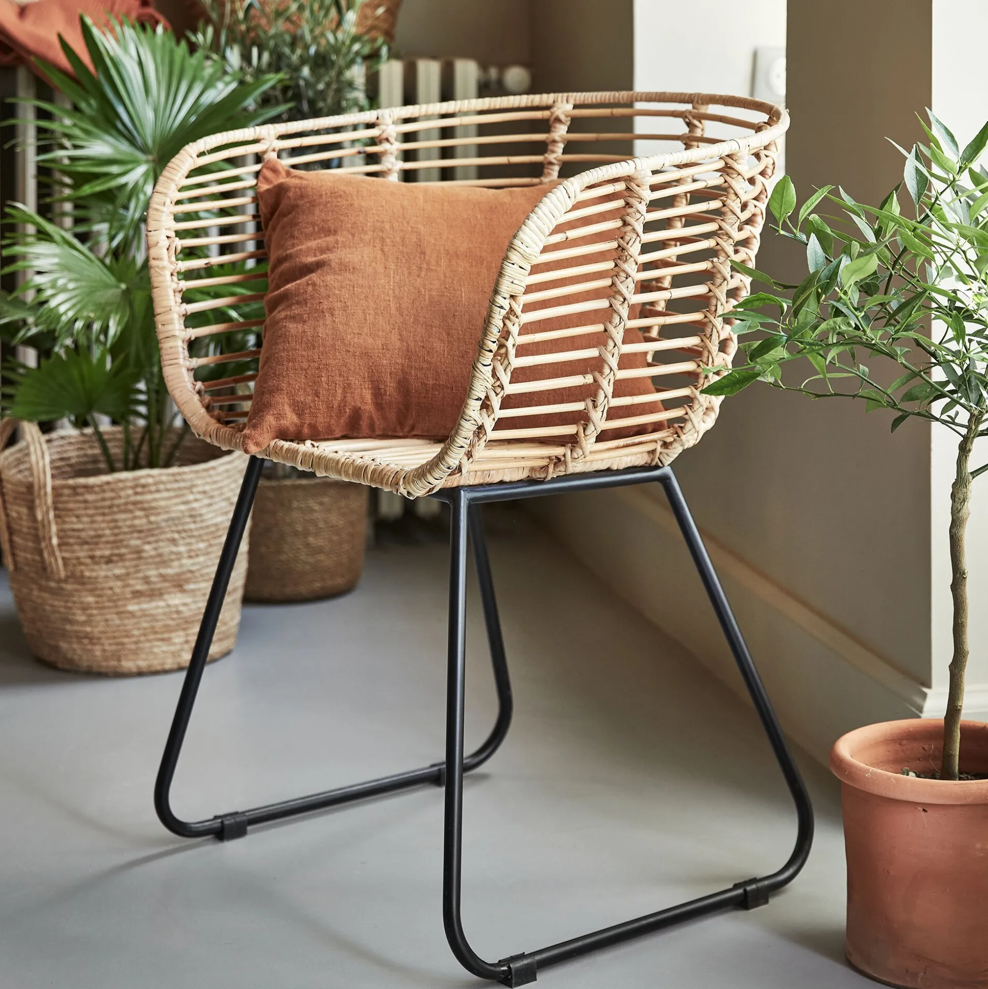 Chaise en rotin avec accoudoirs - naturel