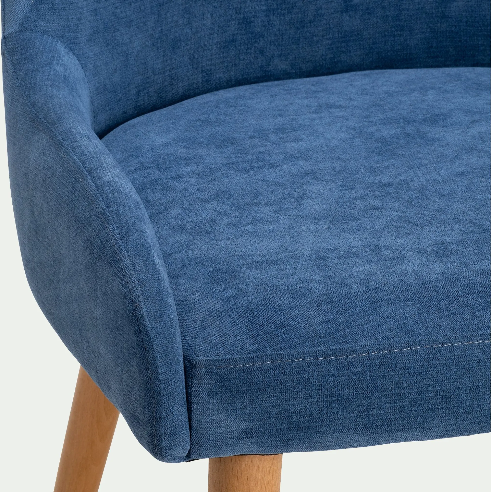 Chaise en tissu effet velours et piètement naturel - bleu