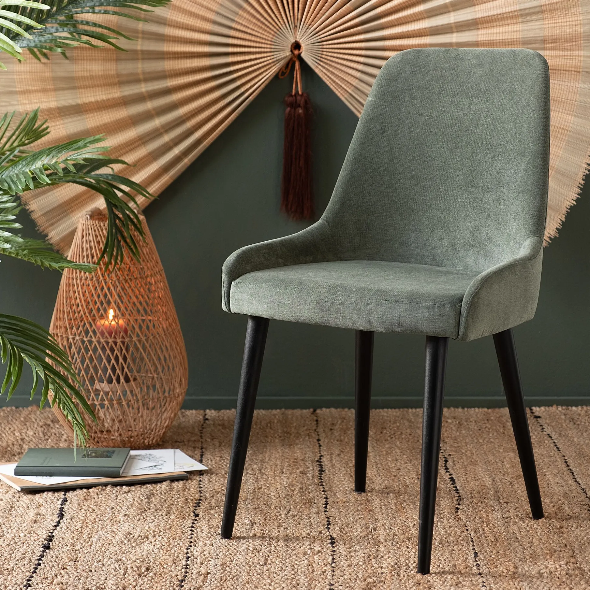 Chaise en tissu effet velours - vert cèdre