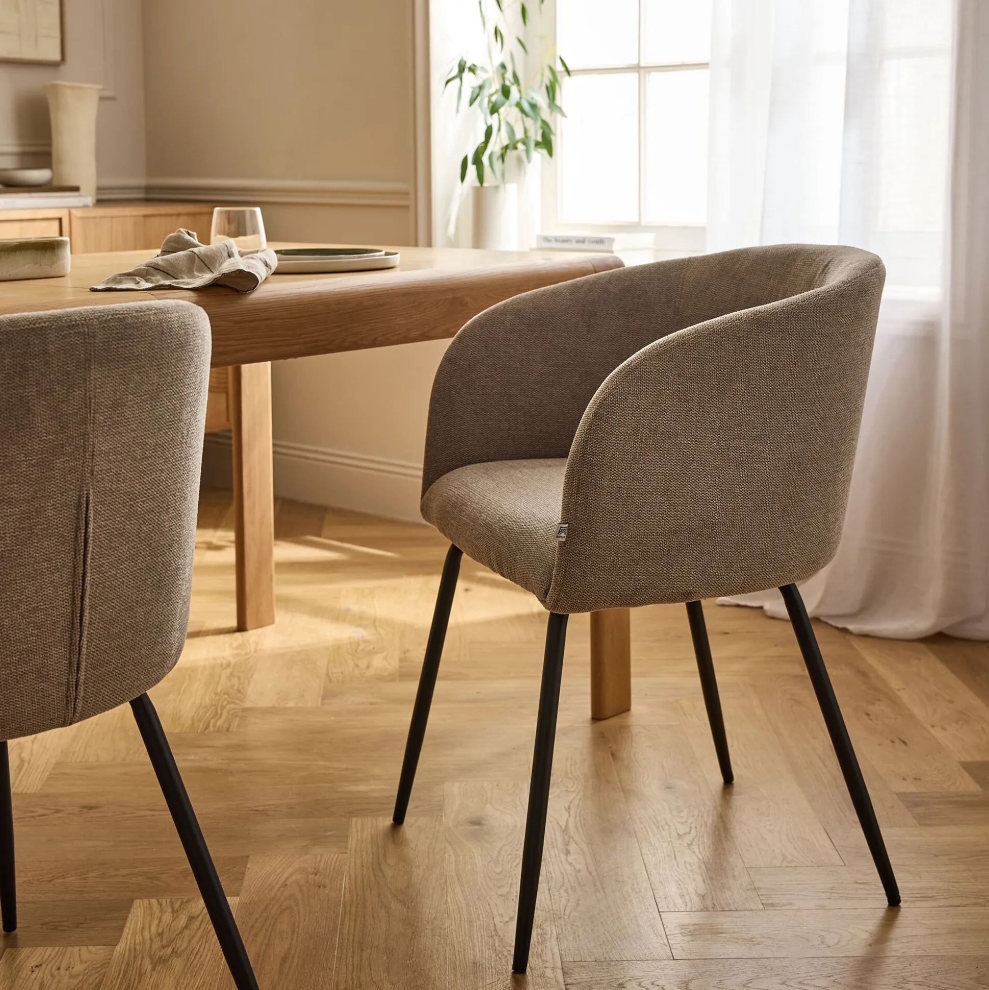 Chaise en tissu et métal avec accoudoirs - beige alpilles
