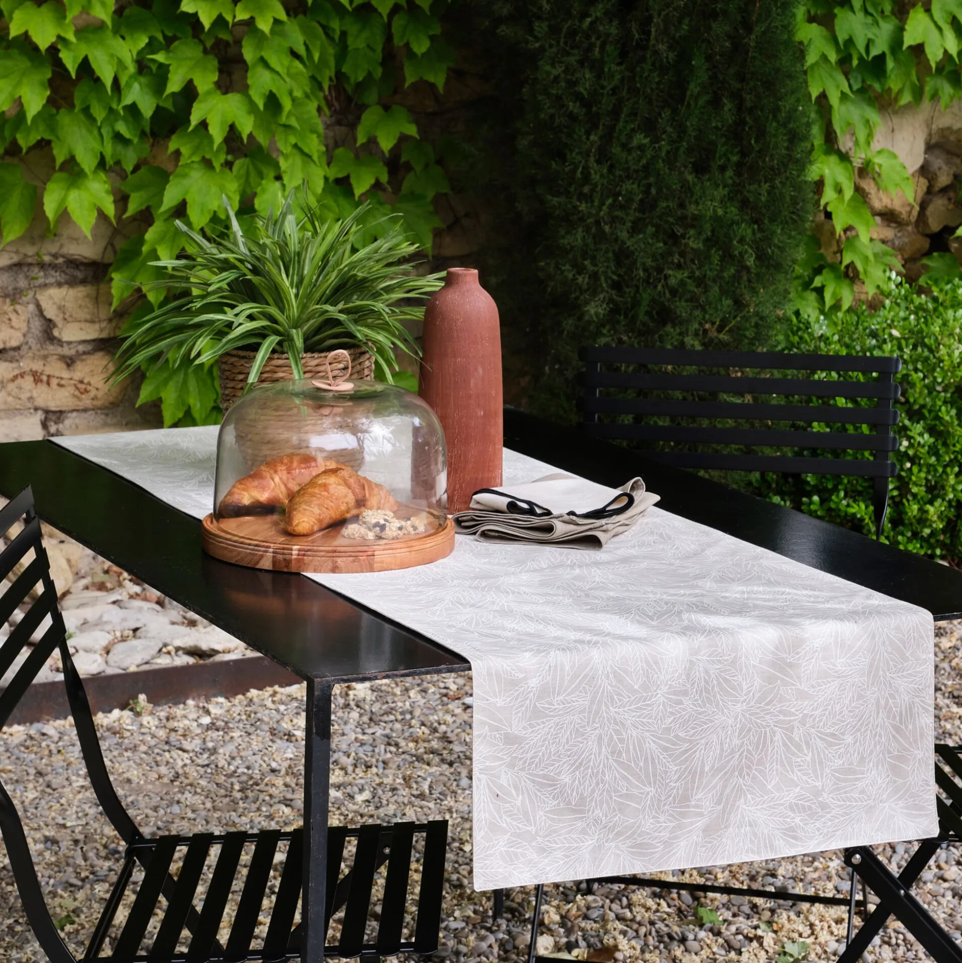 Chemin de table motif laurier en lin et coton - beige 50x150cm