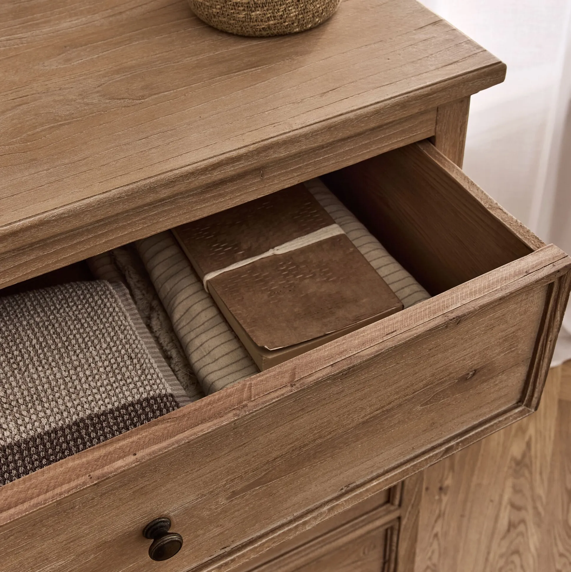 Commode 4 tiroirs en bois d'orme et de pin - bois clair