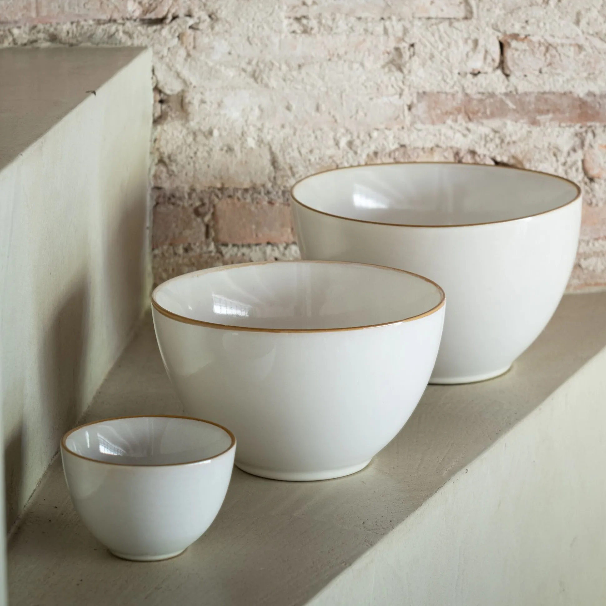 Coupelle en grès avec liseré marron D9cm - blanc