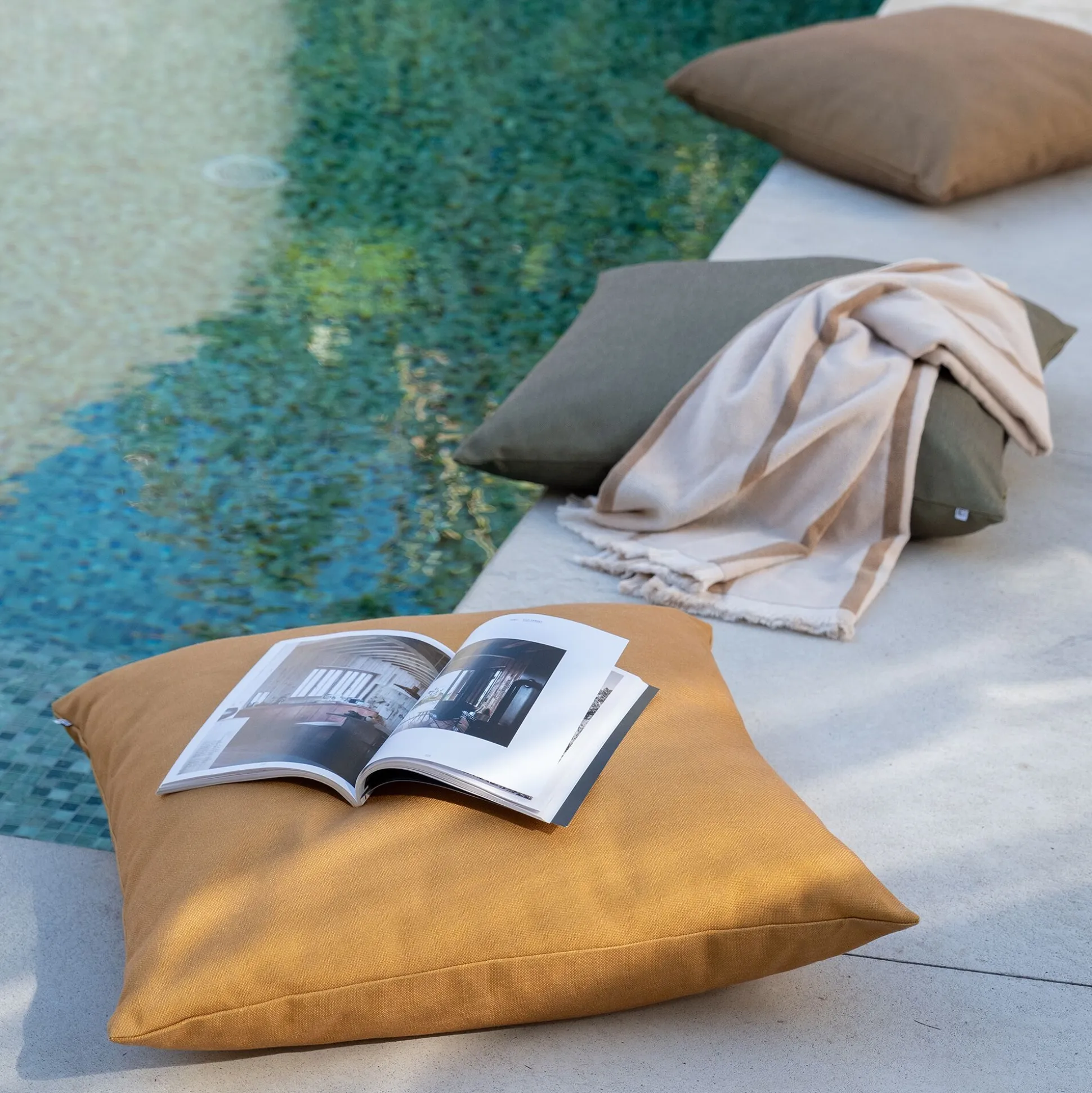 Coussin de jardin en tissu - jaune alep 70x70cm