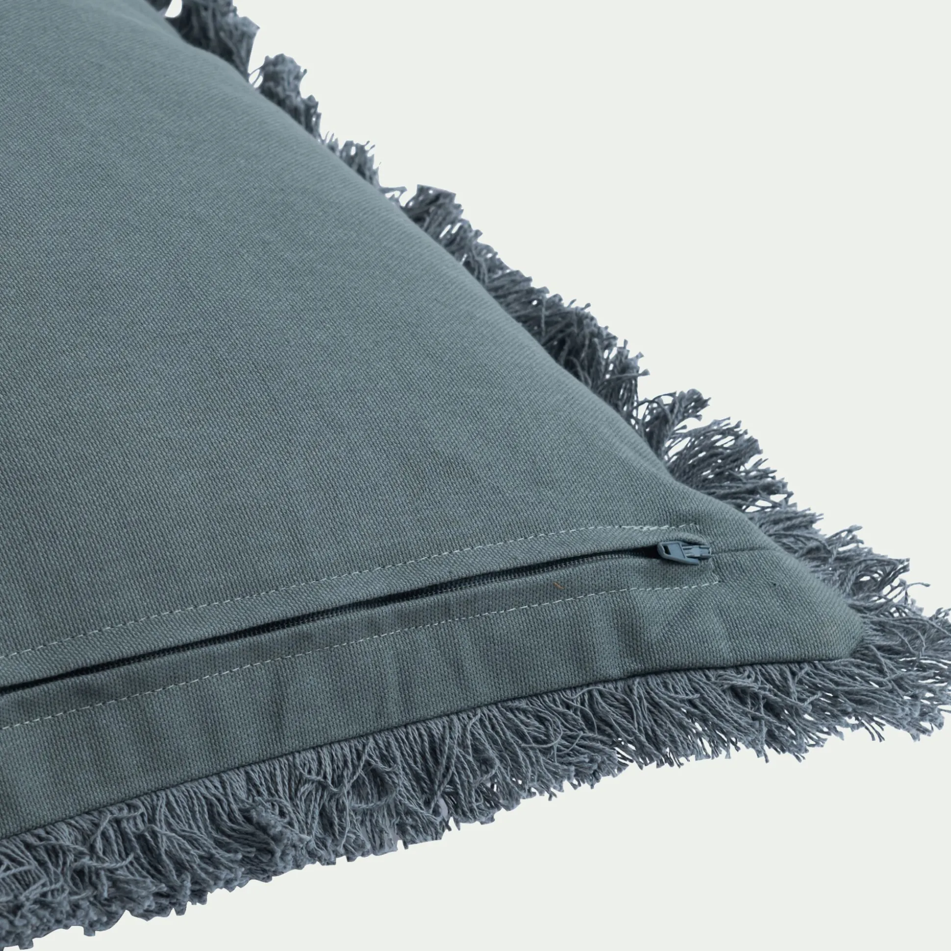 Coussin en coton motif feuille en tissage jacquard finition franges 40x60cm - vert eucalyptus