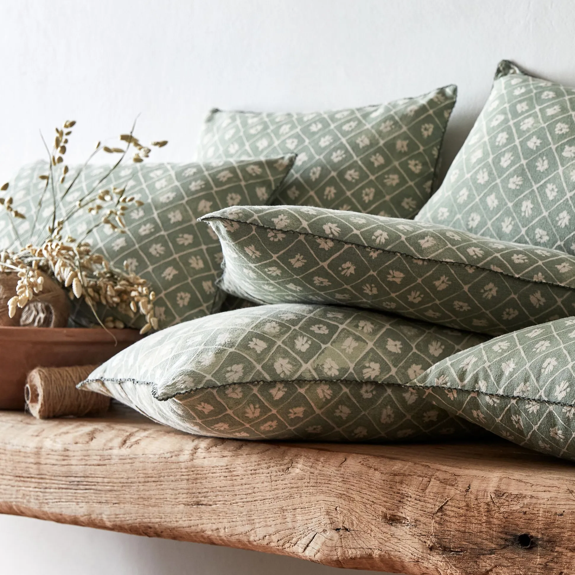 Coussin finition croquet en coton 30x80cm - vert
