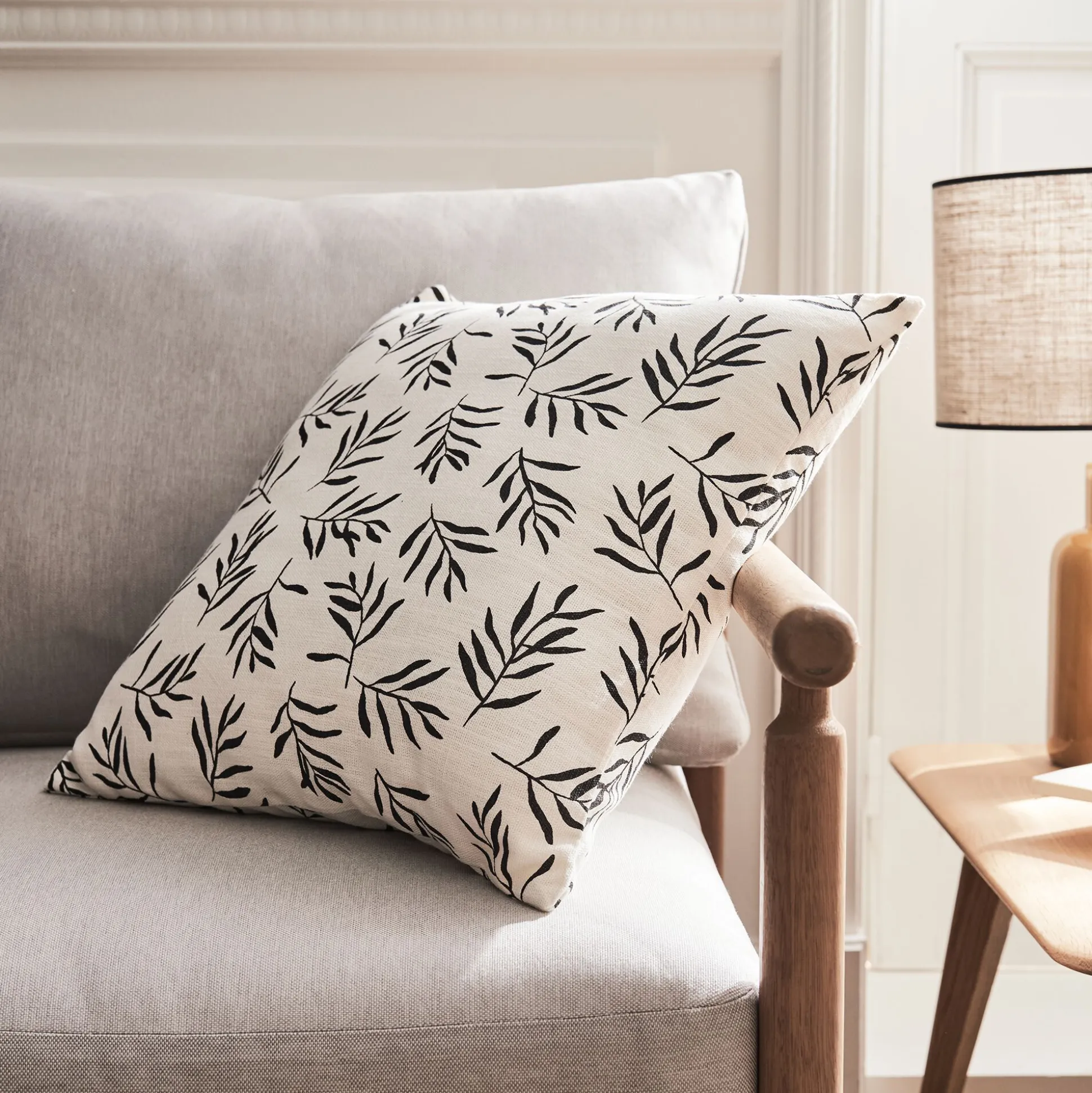Coussin motif Aloyse en coton 45x45cm - noir et blanc