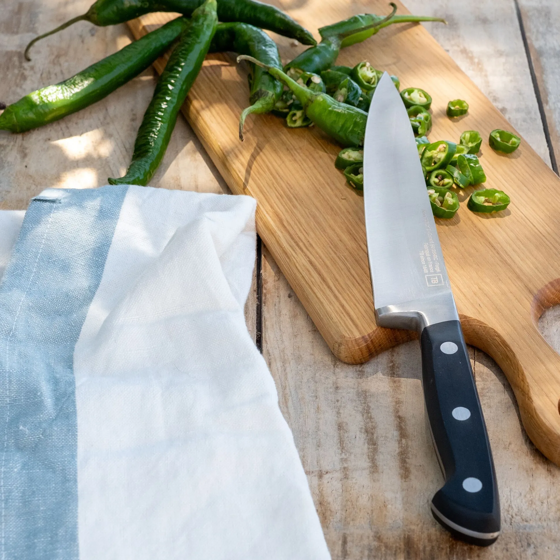 Couteau de cuisine forgé avec lame 17cm en métal
