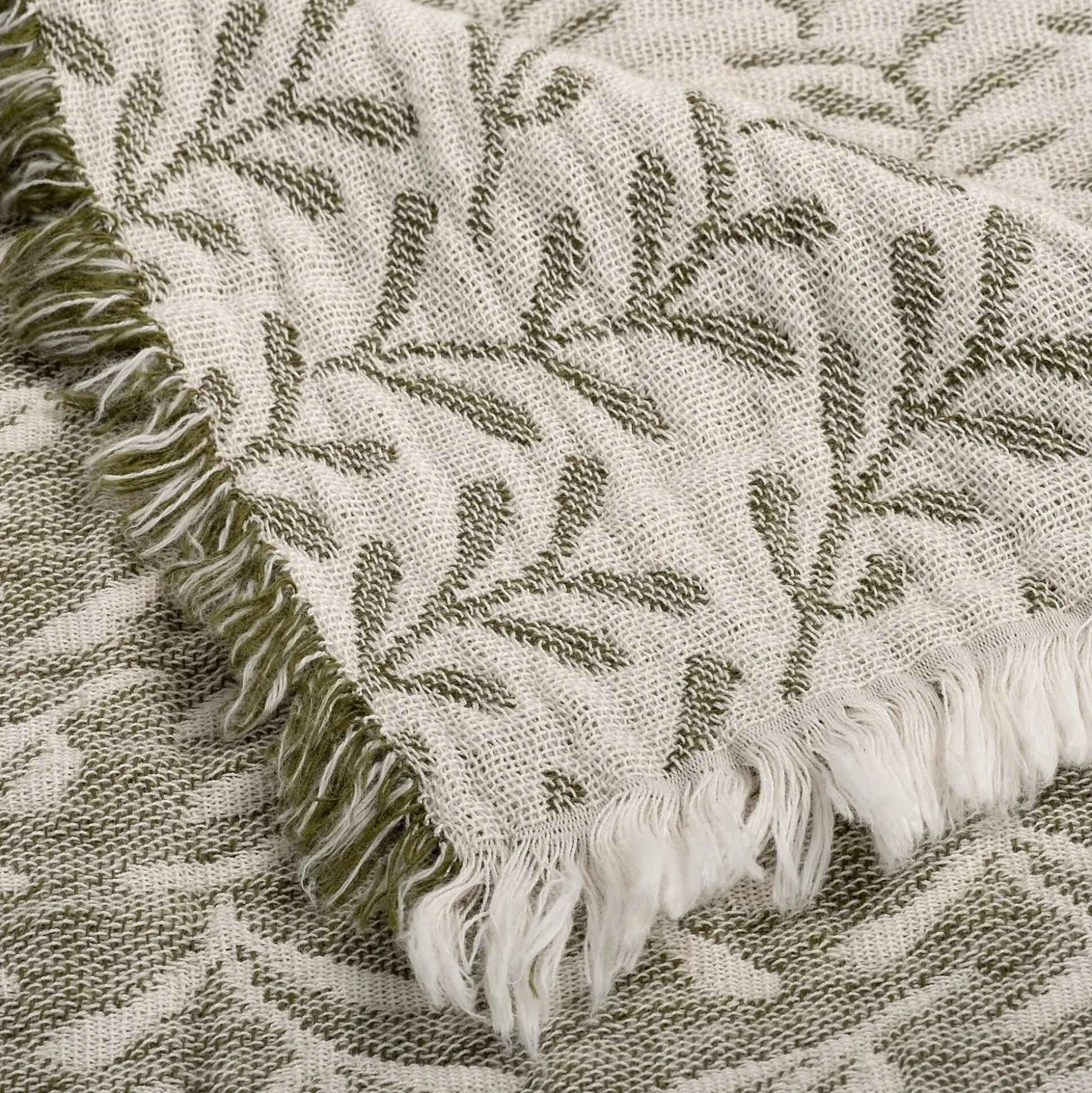 Couvre lit en coton motif feuilles finition franges 230x250cm - vert