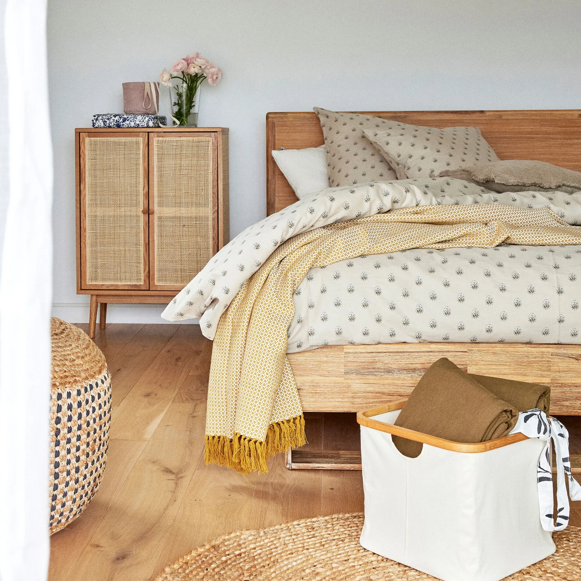Housse de couette 240x220cm et 2 taies d'oreiller 63x63cm motif floral en coton cretonne - beige