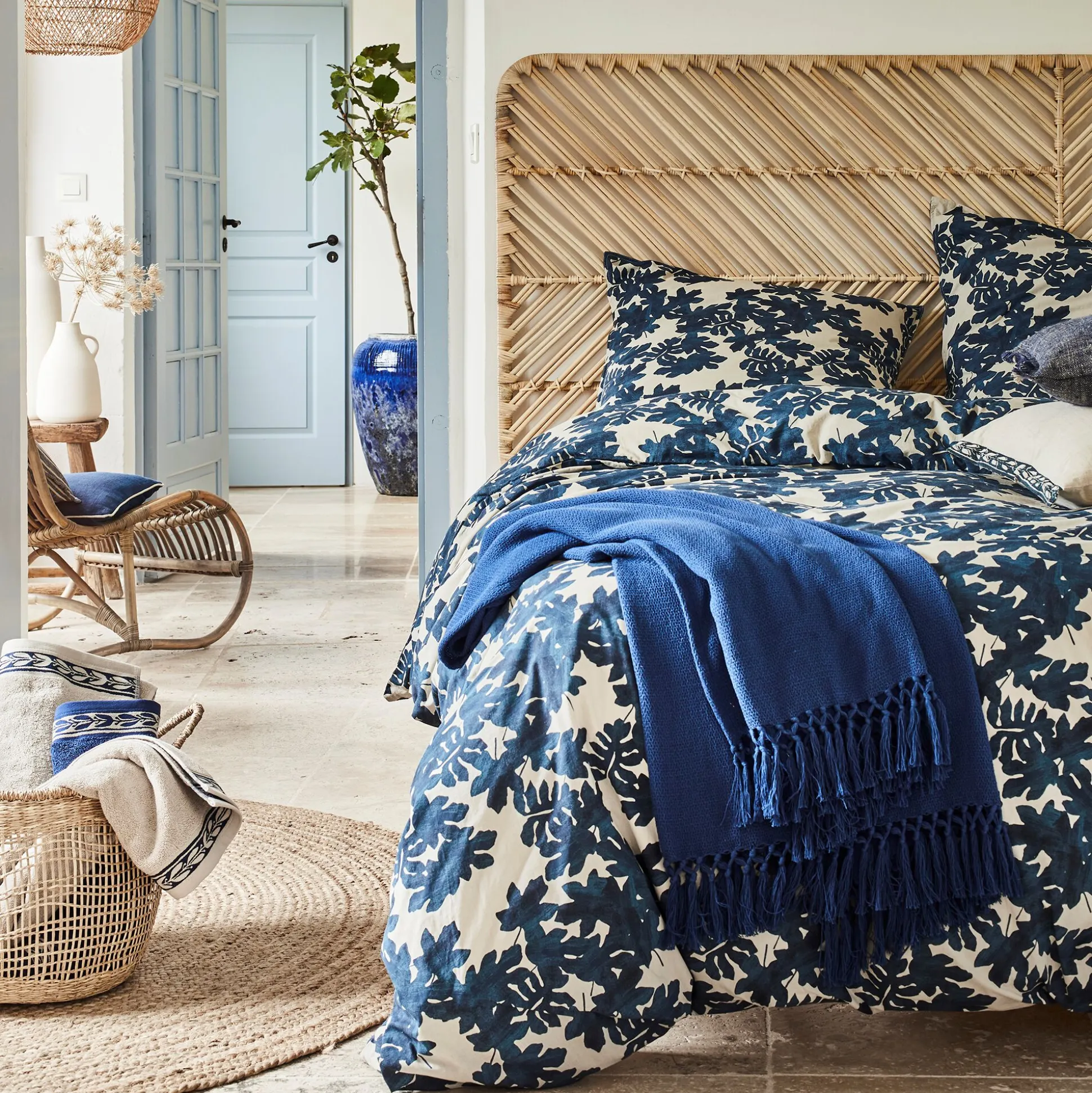 Housse de couette 260x240cm et 2 taies d'oreiller 63x63cm en coton avec motif feuilles - bleu