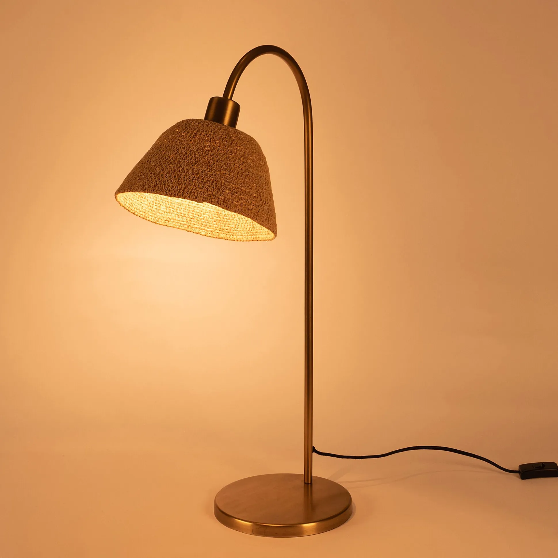 Lampe à poser électrifiée en métal et jonc de mer H68cm - doré