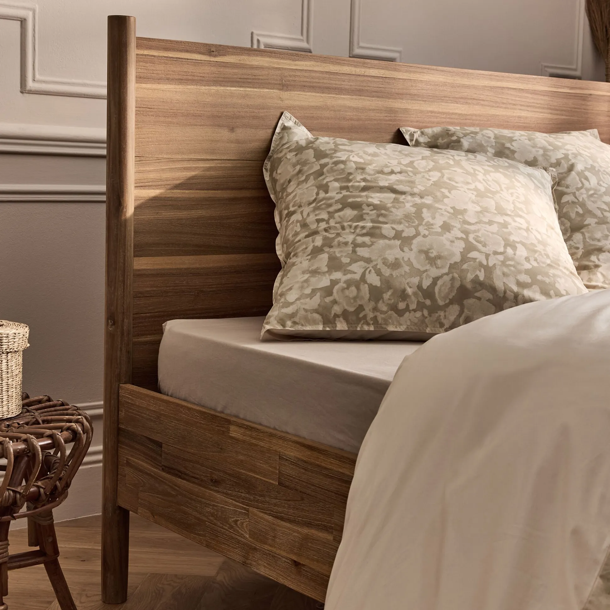 Lit 2 places avec tête de lit en bois d'acacia massif 160x200cm - bois clair