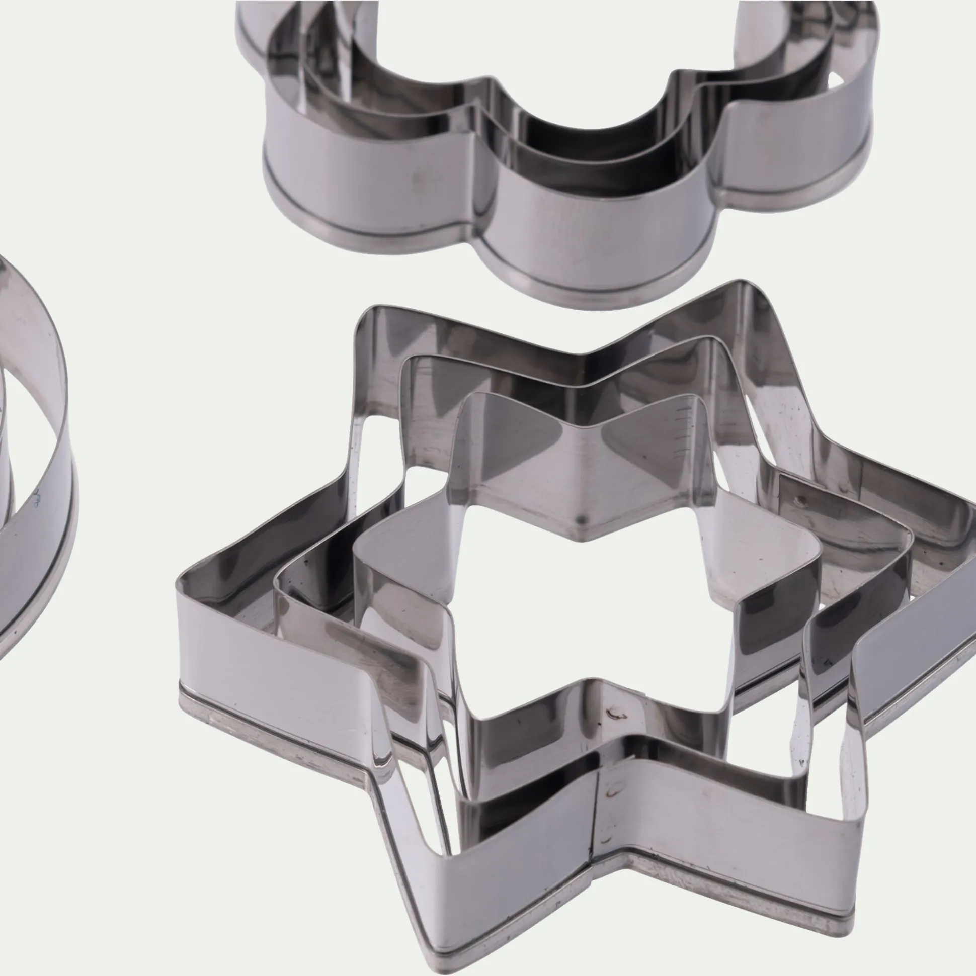 Lot de 12 emporte-pièces en inox - argenté