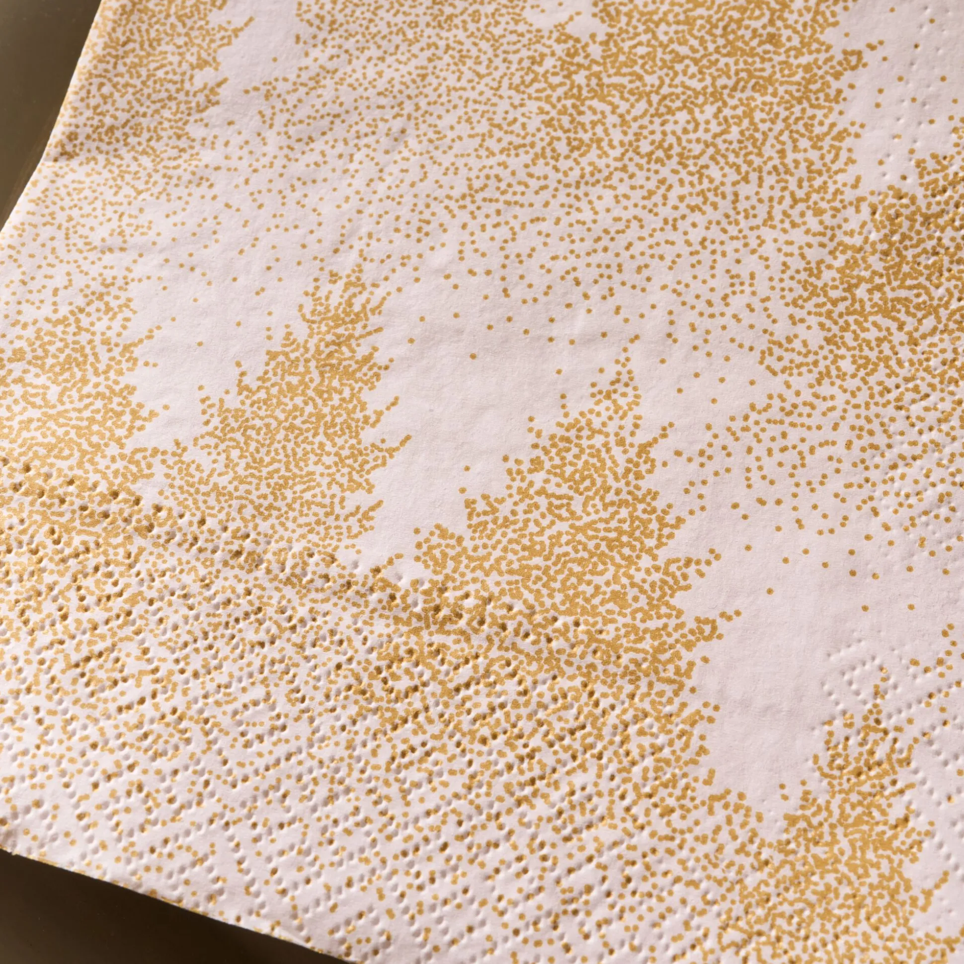 Lot de 20 serviettes en papier motif sapin 33x33cm - doré