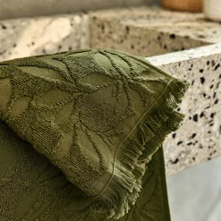 Lot de 2 serviettes invités en coton motif floral 30x50cm - vert mousse