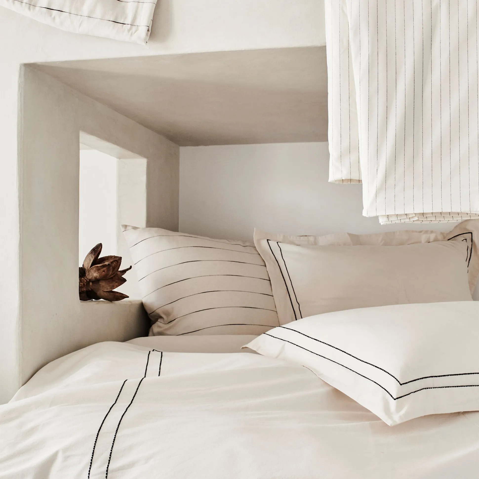 Lot de 2 taies d'oreiller en coton brodé 50x70cm - blanc ventoux