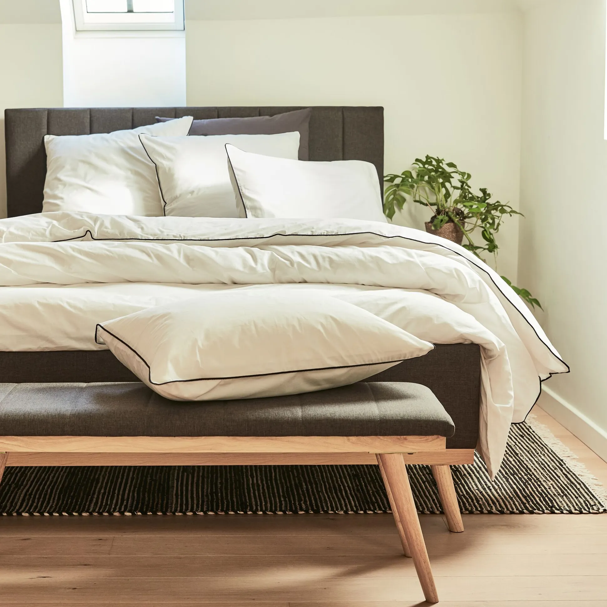 Lot de 2 taies d'oreiller en percale de coton 50x70cm avec liseré tressé gris calabrun - blanc