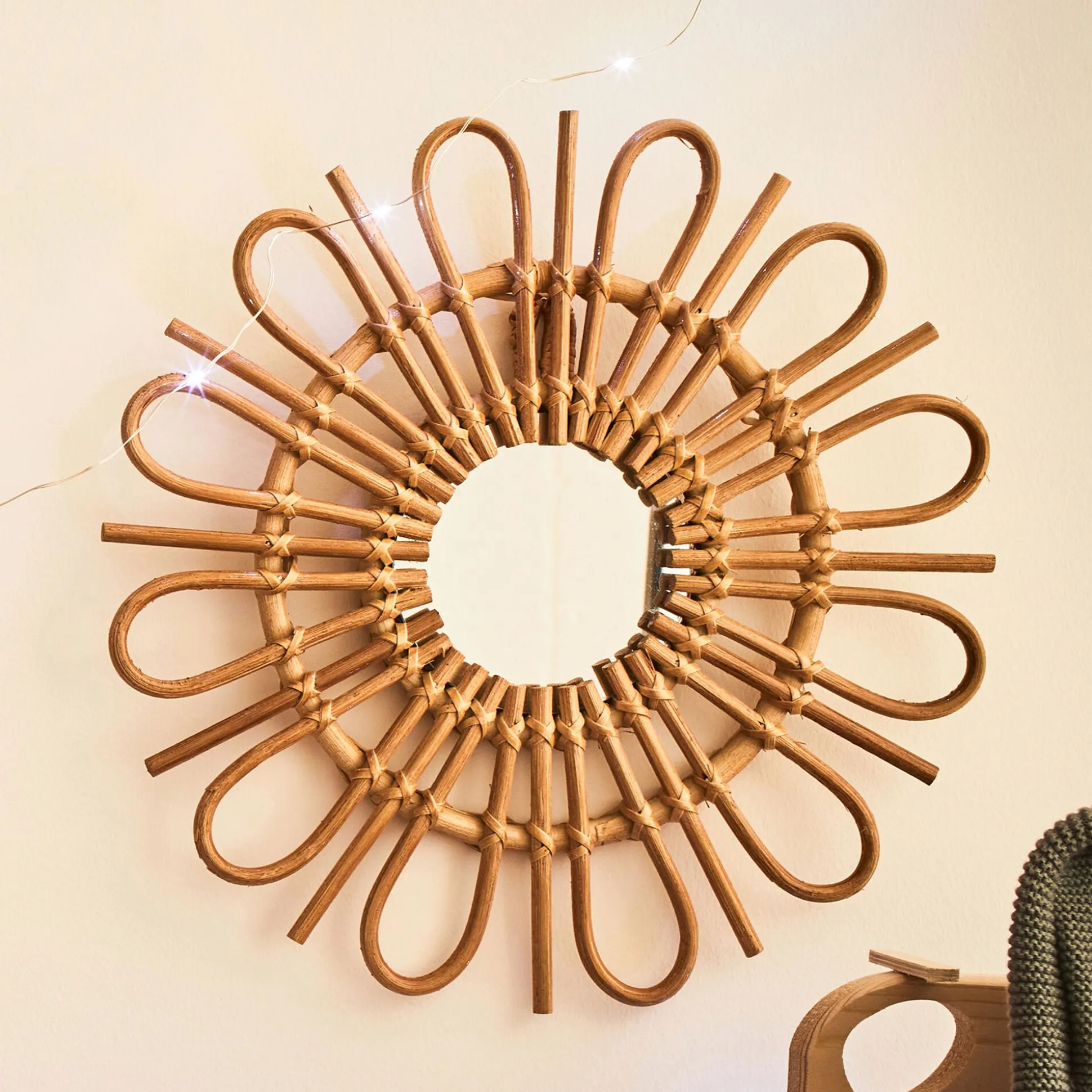 Miroir fleur en rotin D35cm - naturel