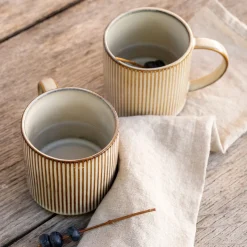 Mug strié en grès 40cl - beige