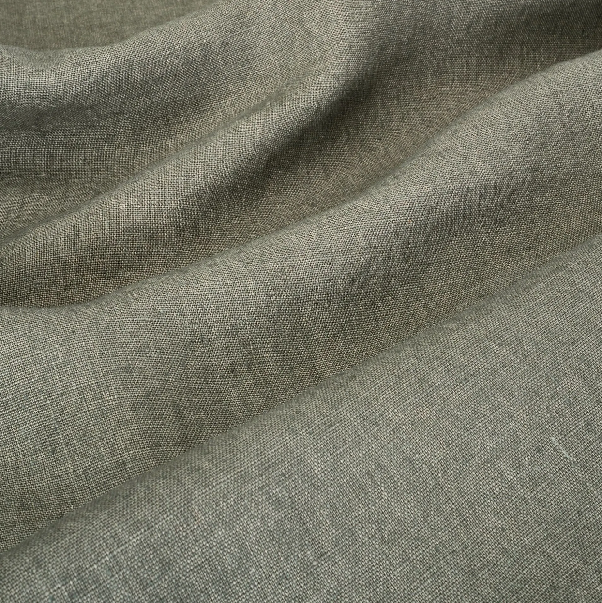 Nappe en lin lavé 150x250cm - vert cèdre