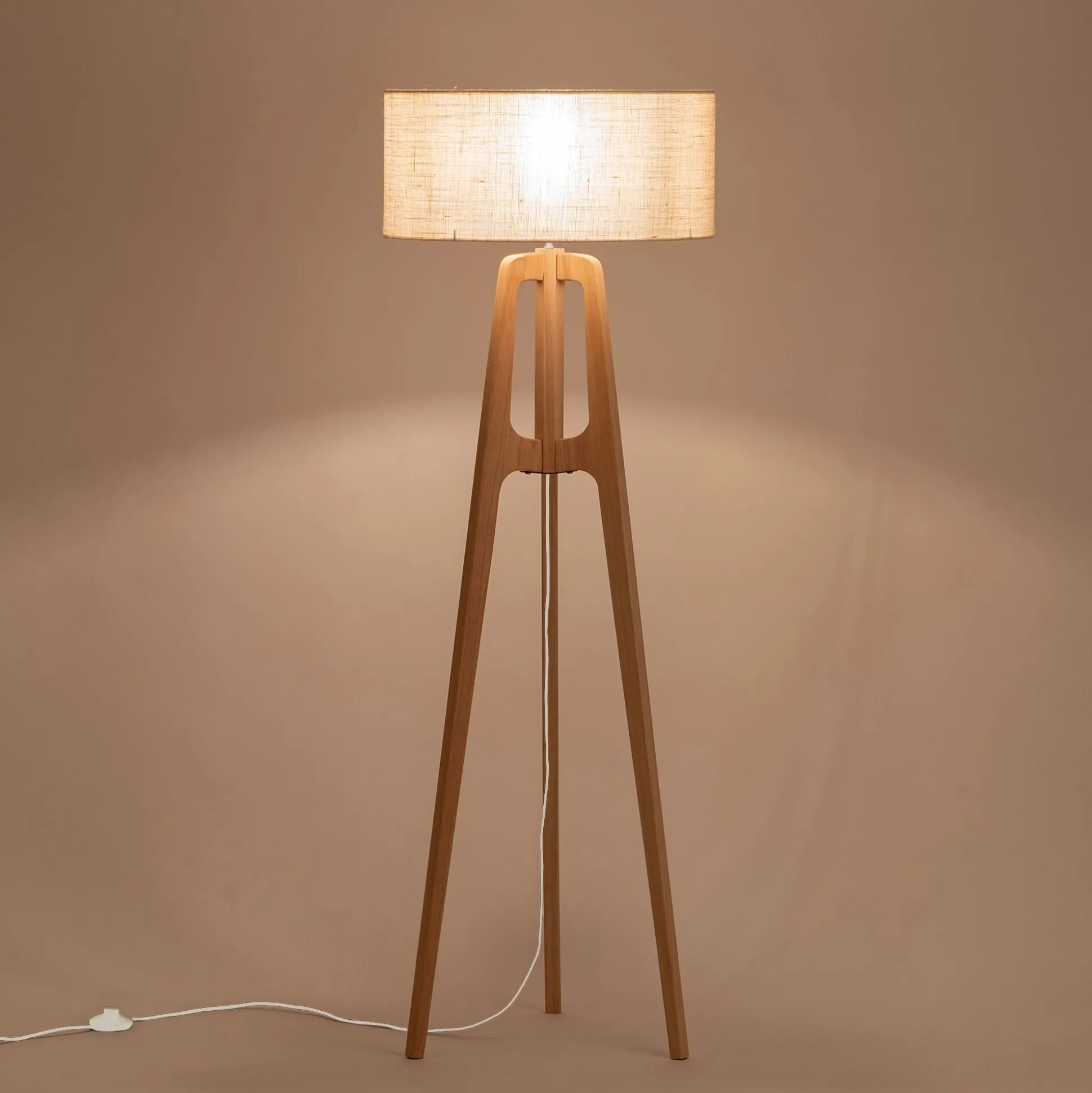 Pied de lampadaire en bois d'hévéa H131 cm - bois clair