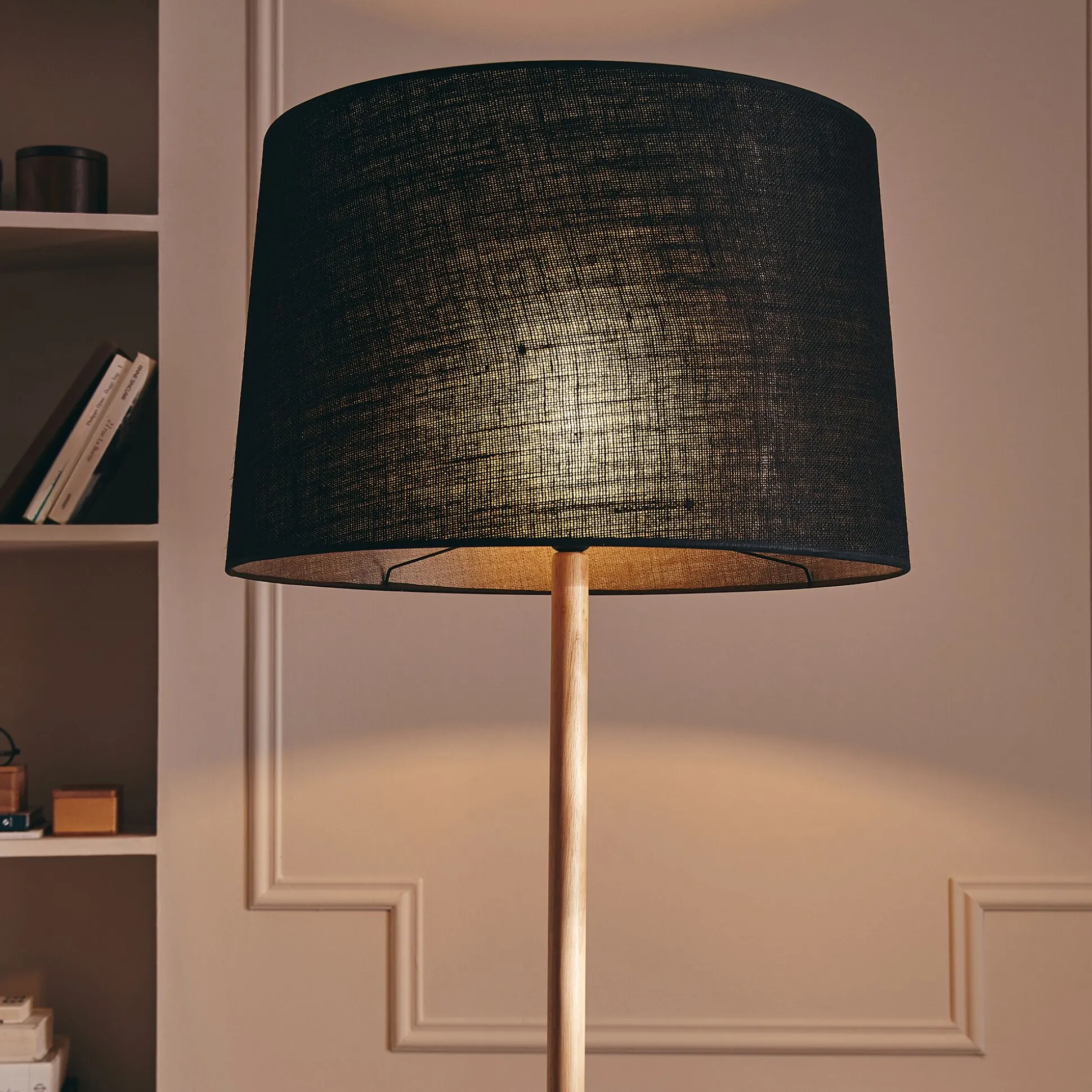 Pied de lampadaire en hévéa - bois clair H149cm