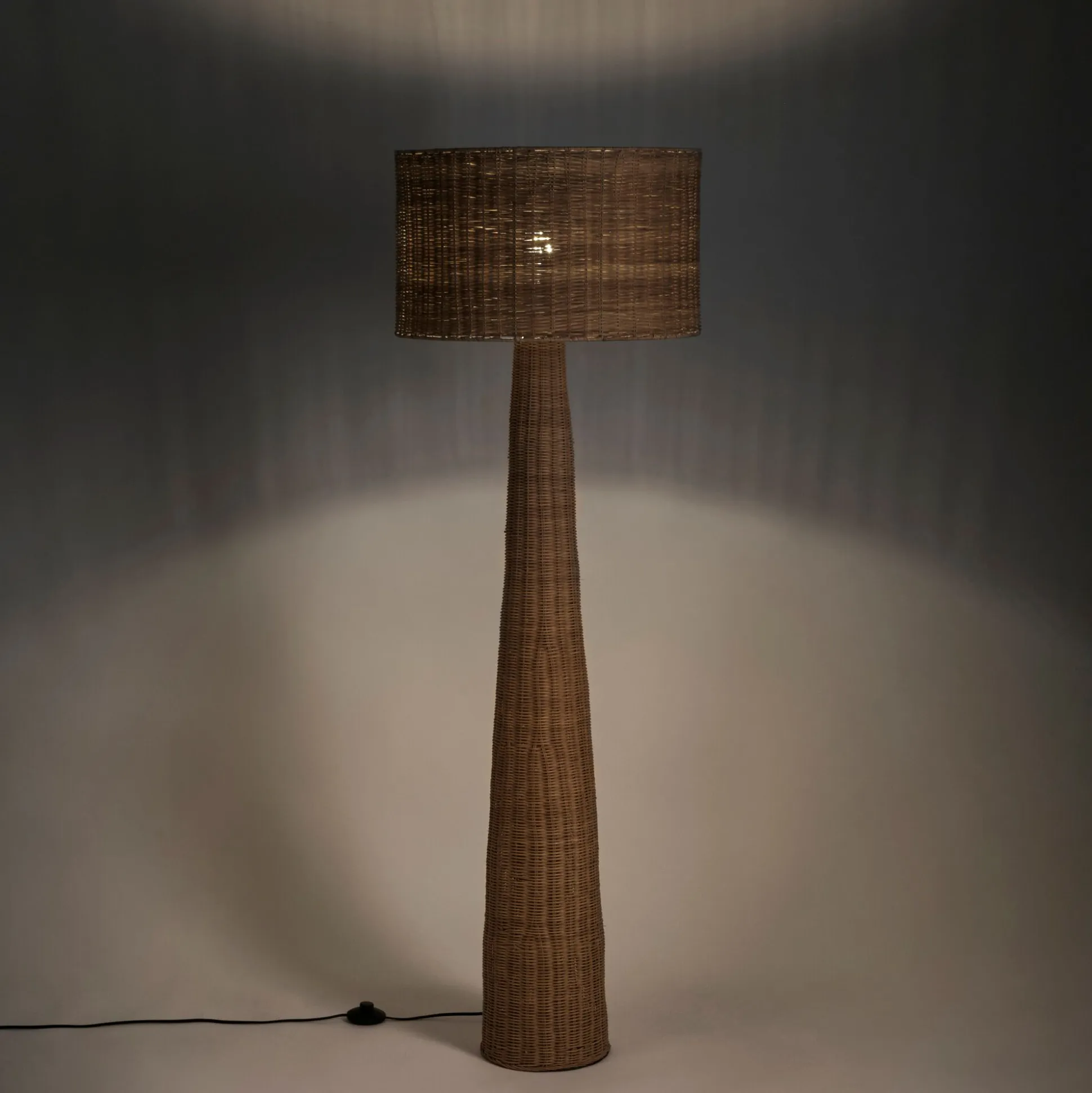 Pied de lampadaire en rotin H131cm - naturel