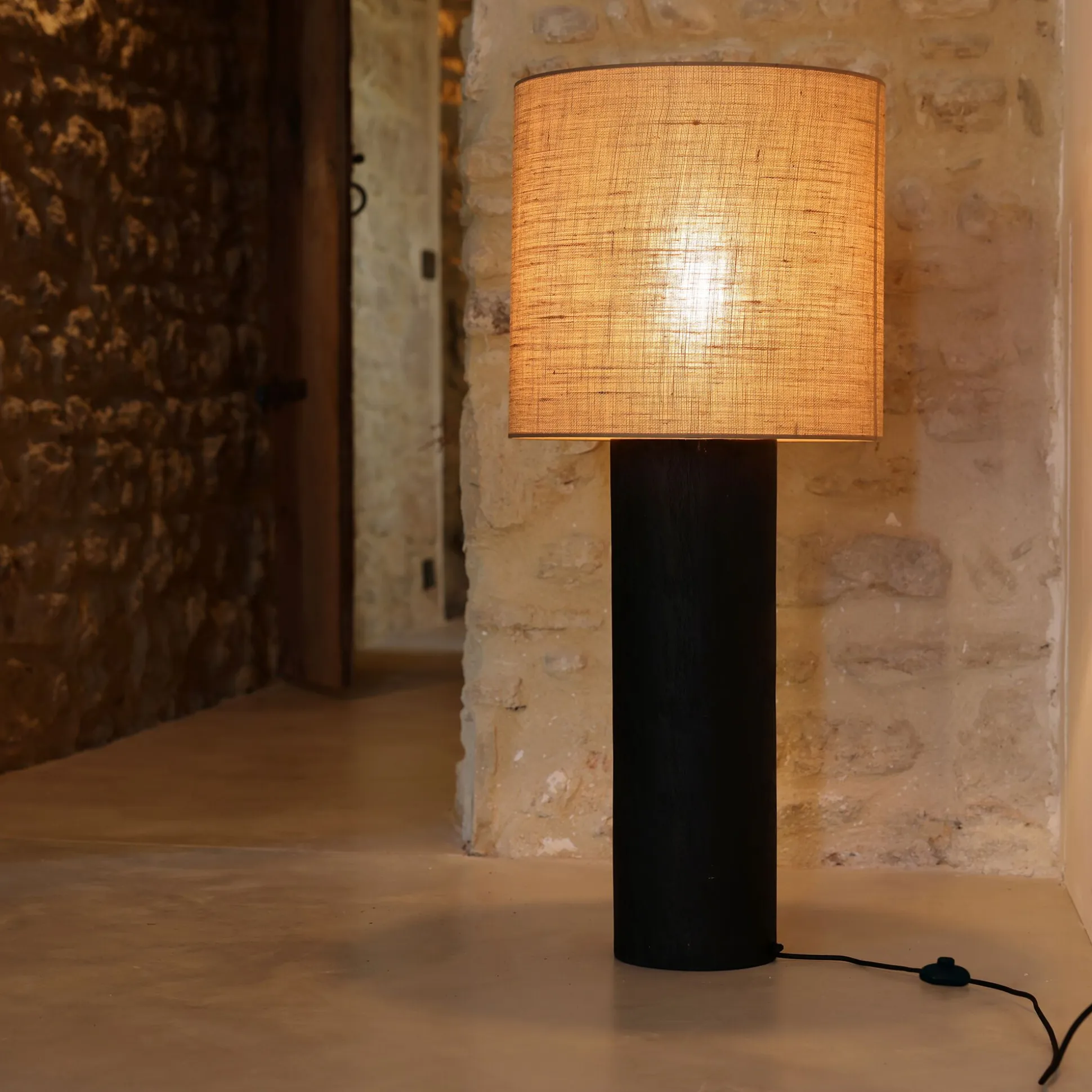 Pied de lampe électrifié en bois de manguier H76cm - naturel