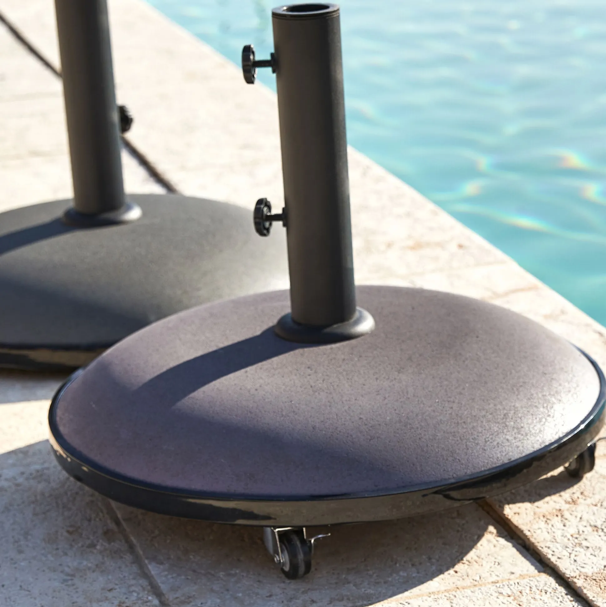 Pied de parasol en béton avec roulette 25kg - gris
