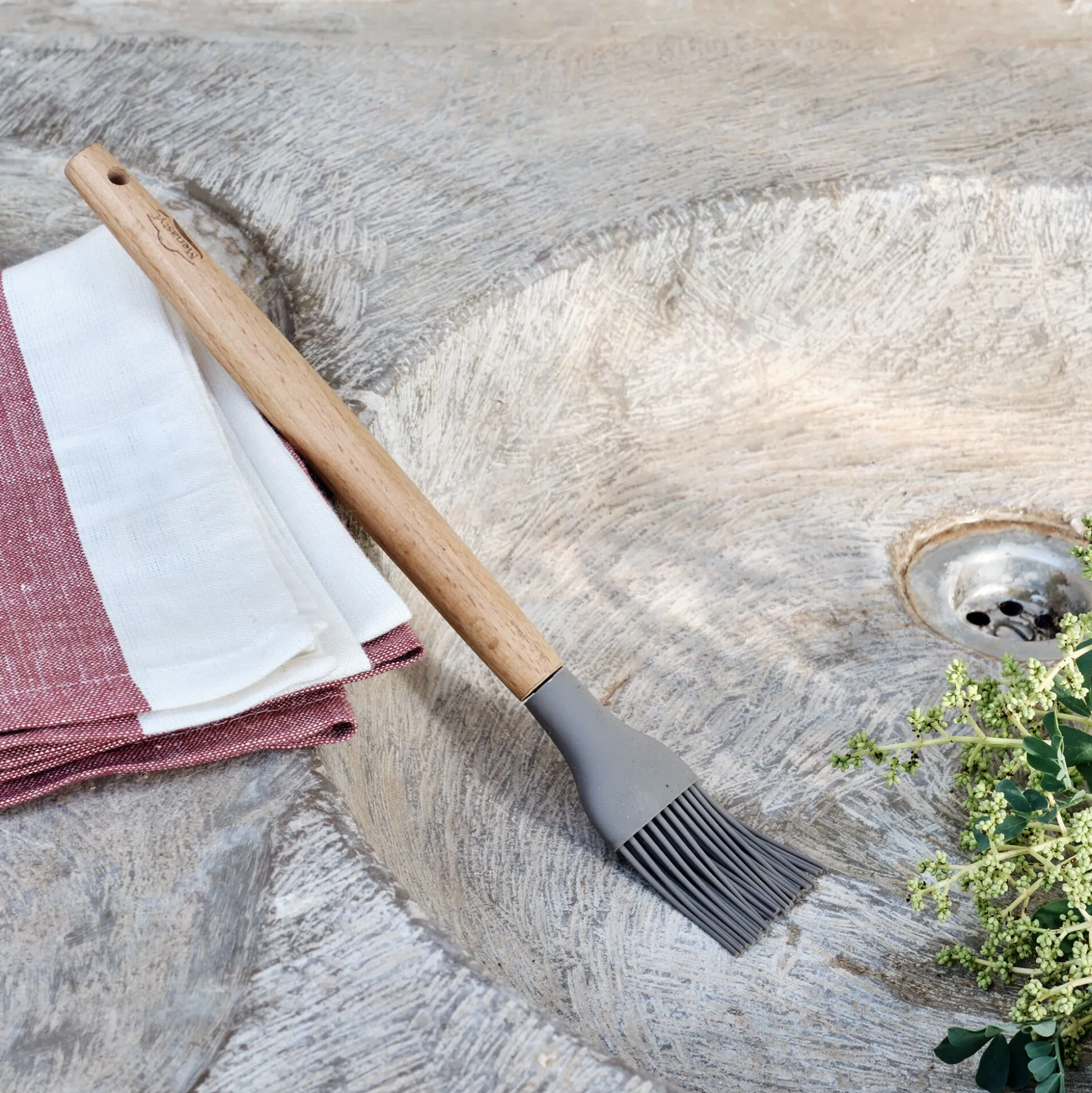 Pinceau de cuisine en bois et silicone - brun terre ombre