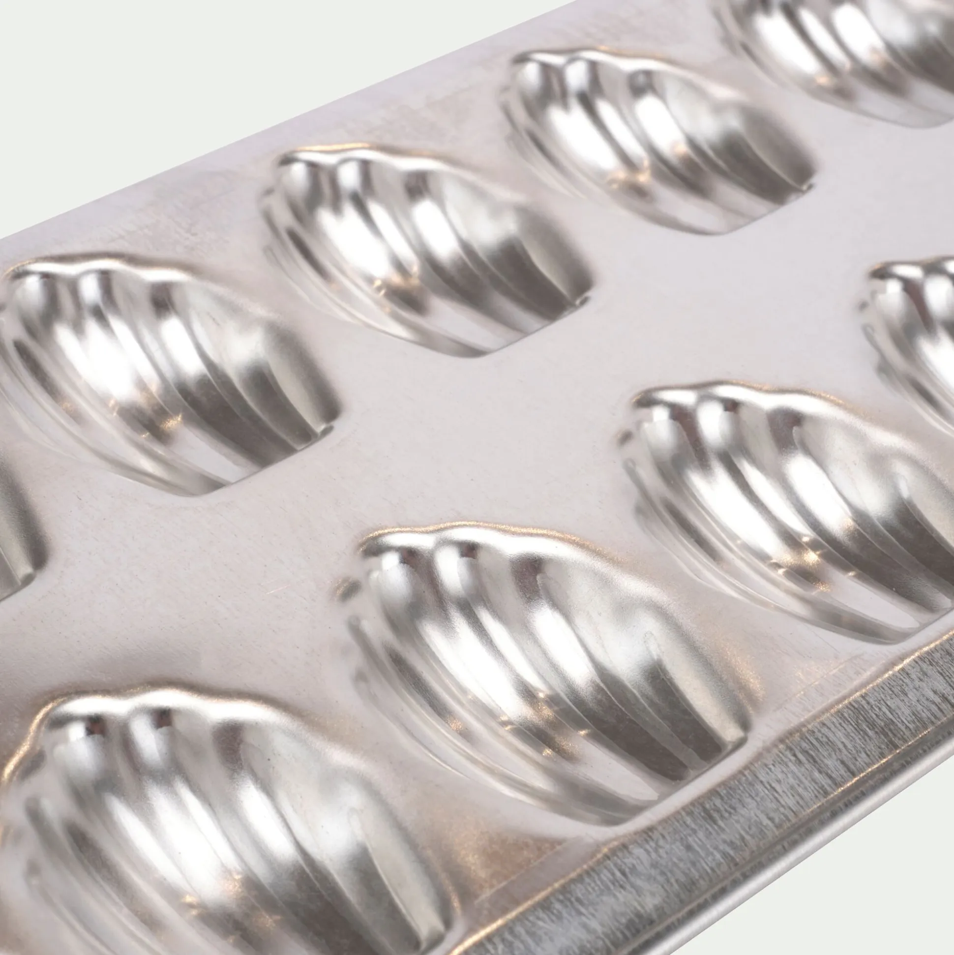 Plaque de cuisson pour 20 madeleines en fer - argenté