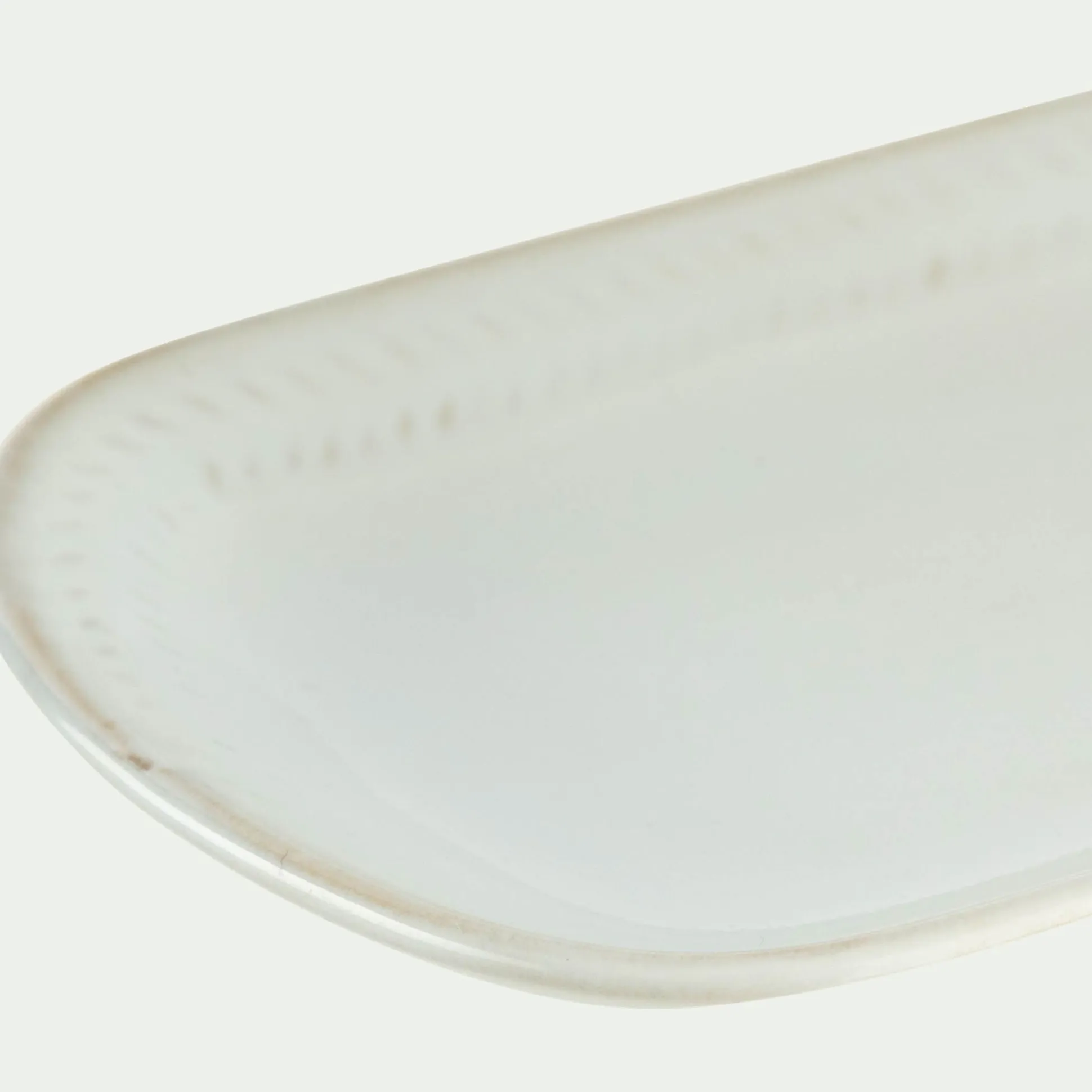 Plat ovale en grès avec liseré beige L31cm - blanc ventoux
