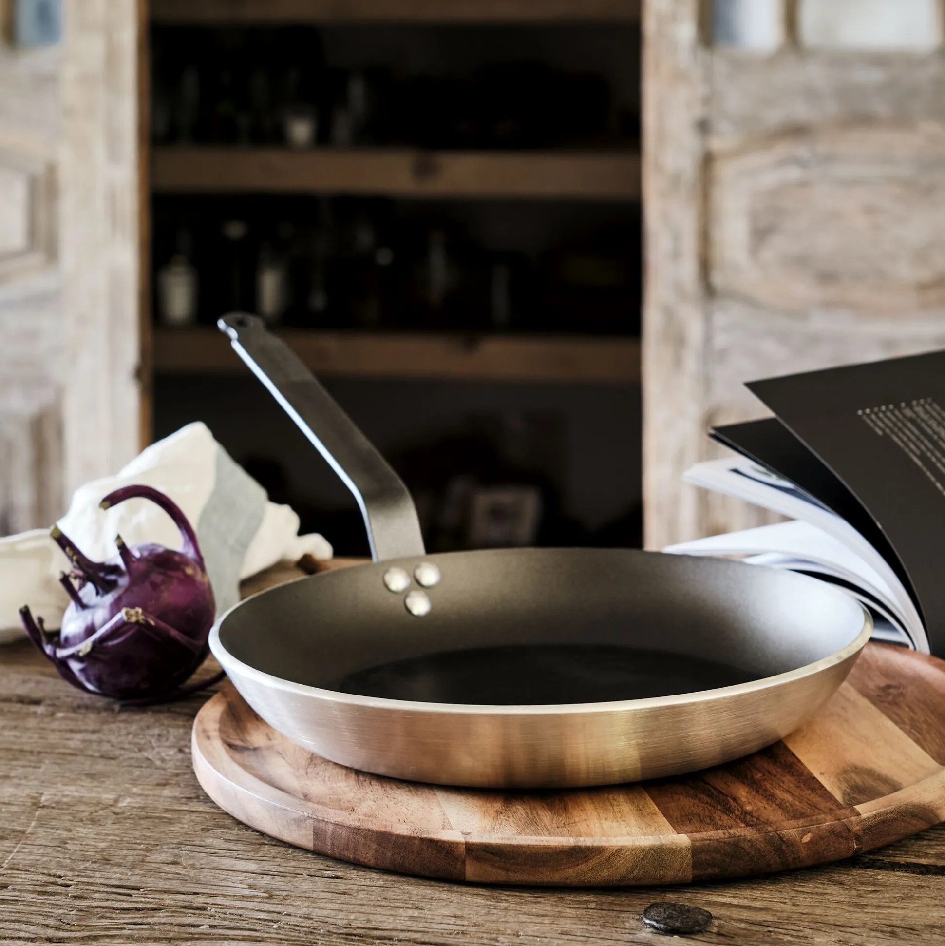 Poêle anti-adhésive De Buyer en aluminium - argenté D32cm (tous feux dont induction)