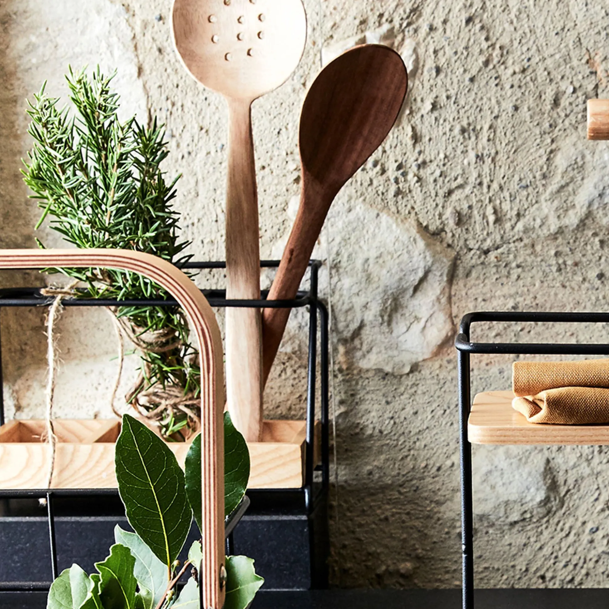 Range couverts en métal et bois - bois clair