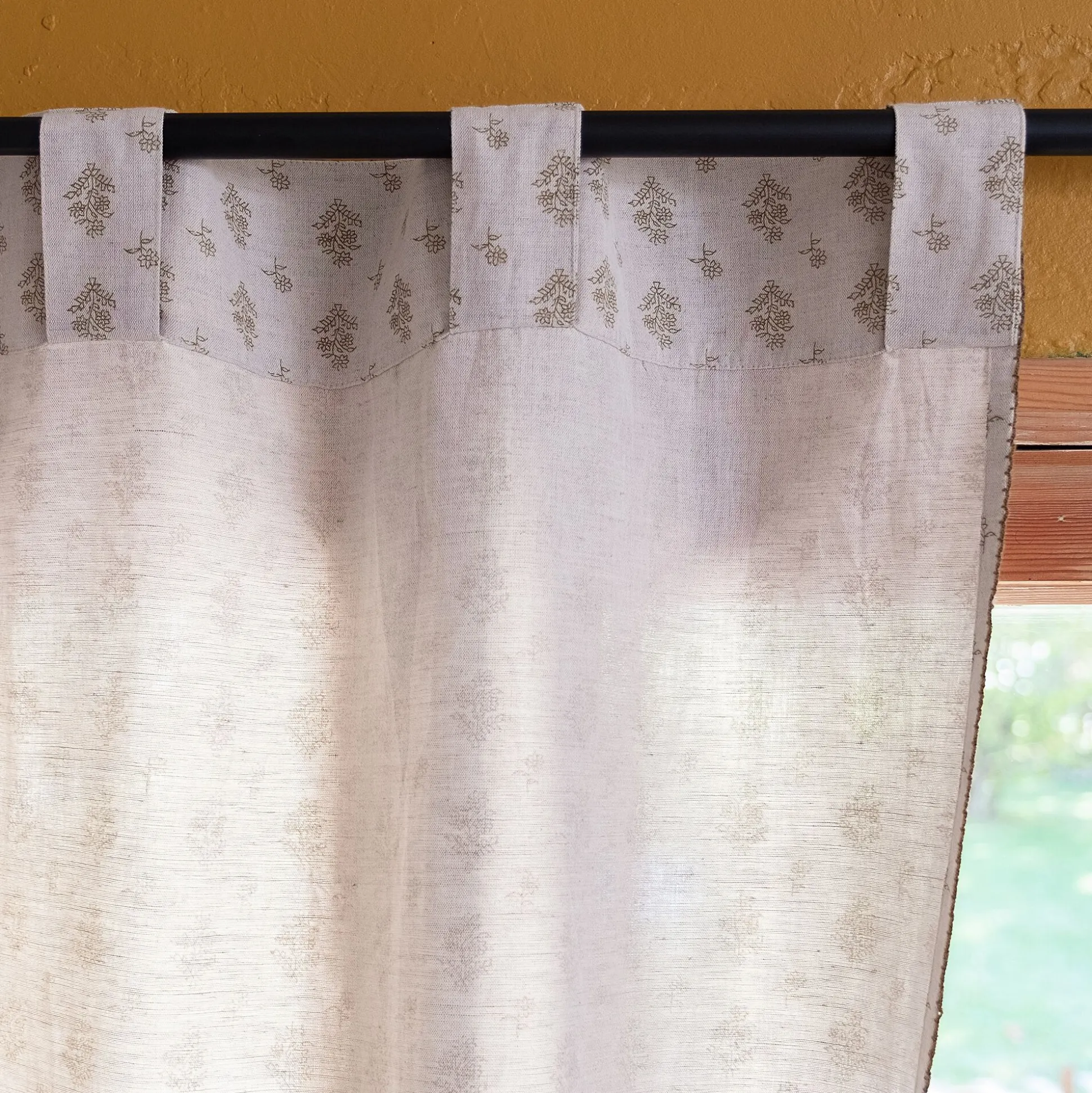 Rideau à passants cachés en lin et coton motif fleuri finition croquet 140x250cm - beige