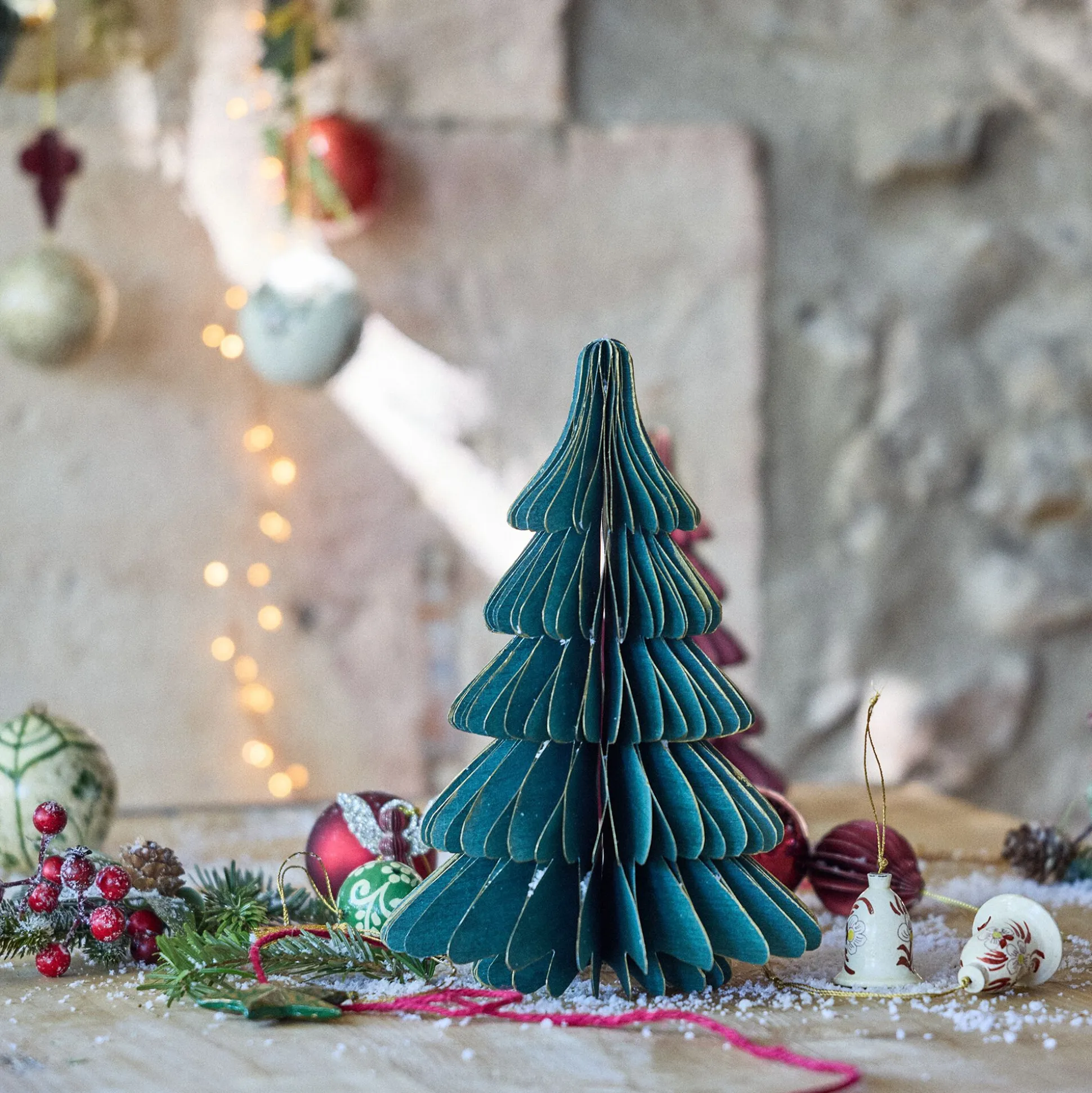 Sapin décoratif à poser en papier H25cm - vert