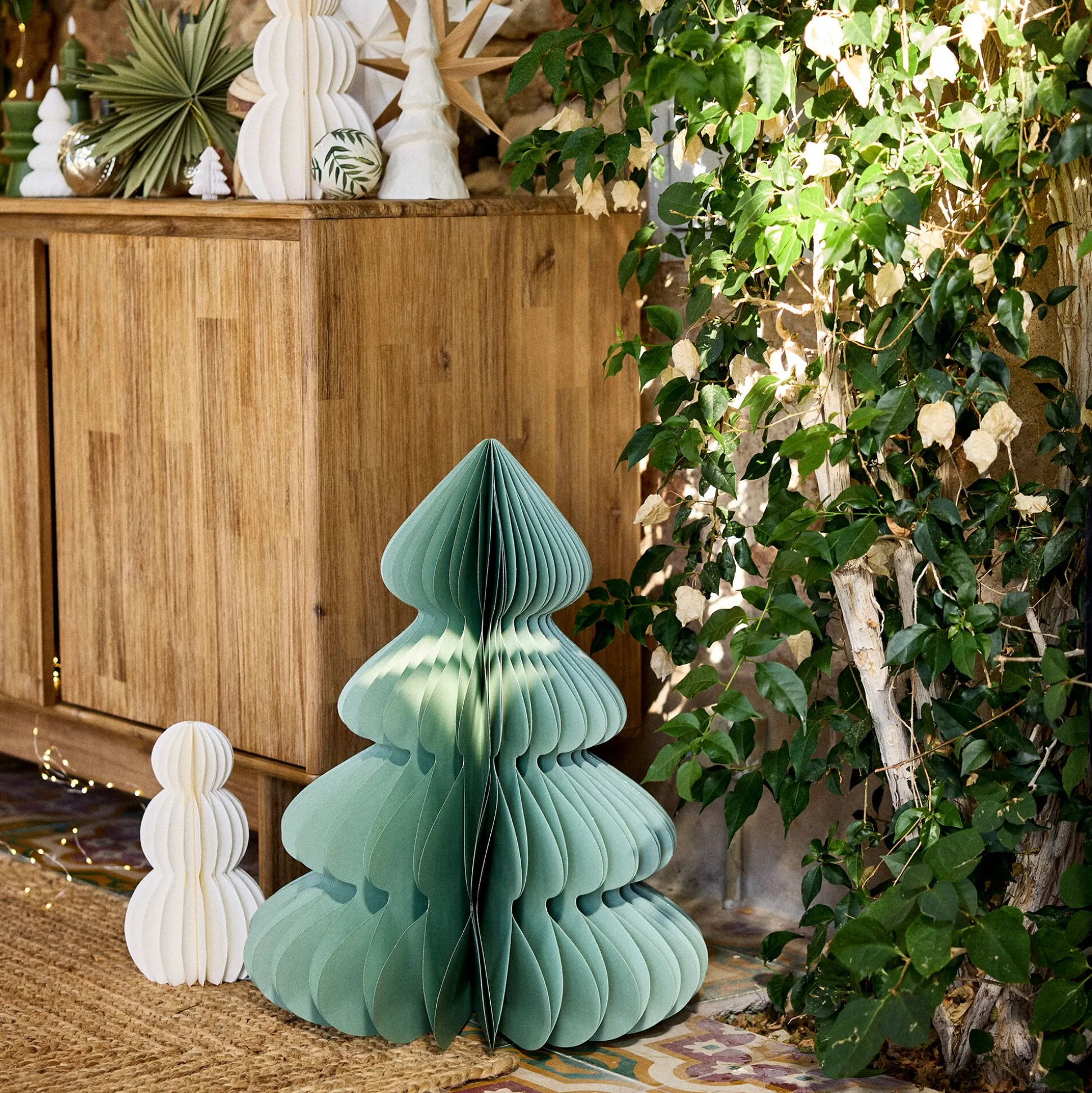 Sapin décoratif à poser en papier H60cm - vert