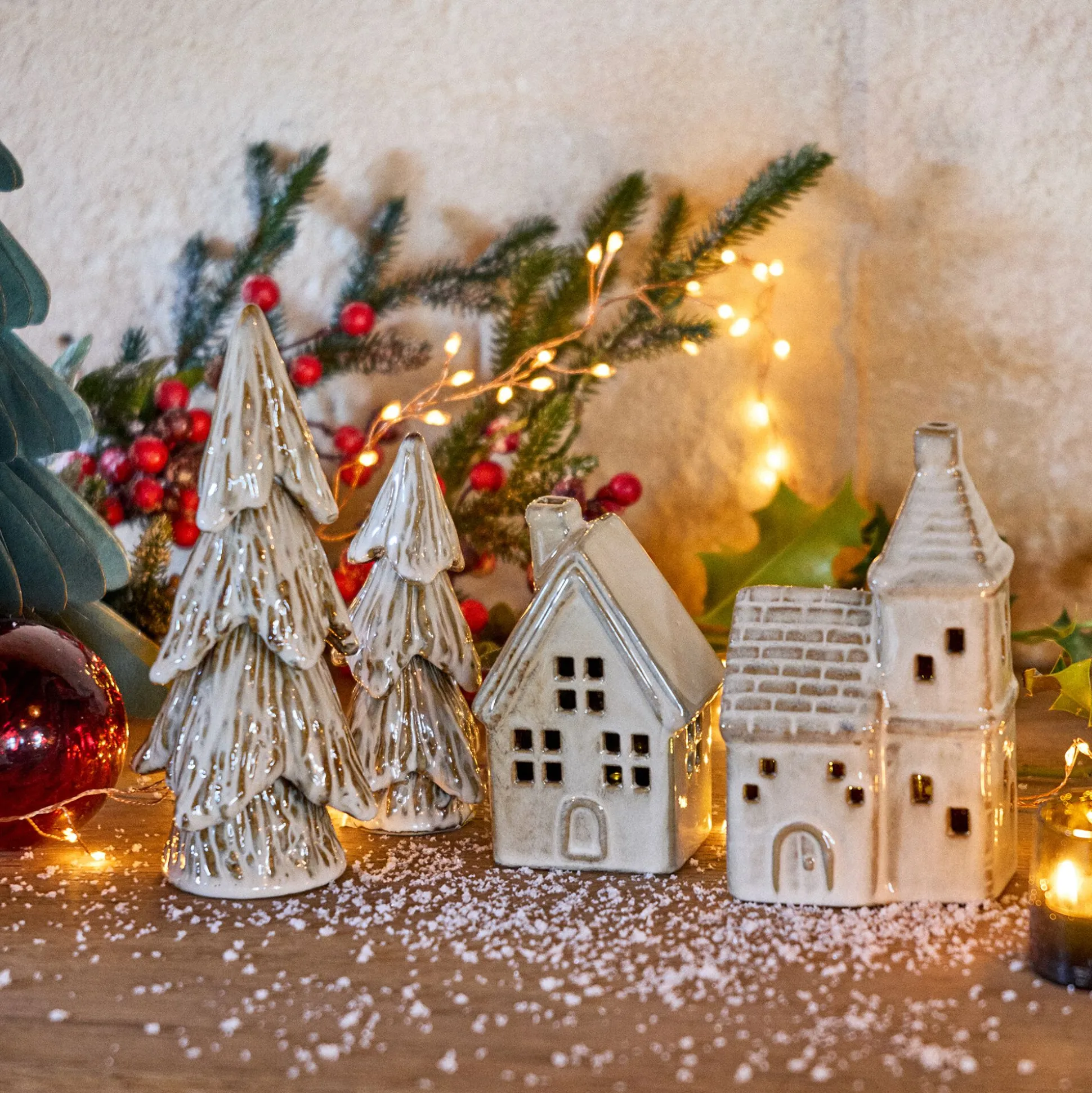 Sapin décoratif à poser en porcelaine - beige