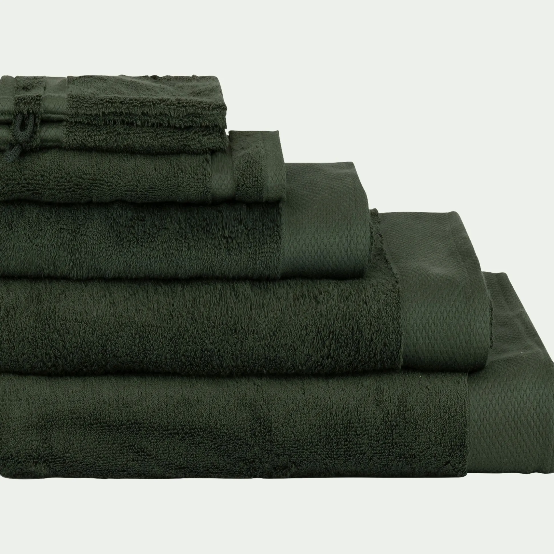 Serviette de toilette en coton peigné - vert cèdre 50x100cm