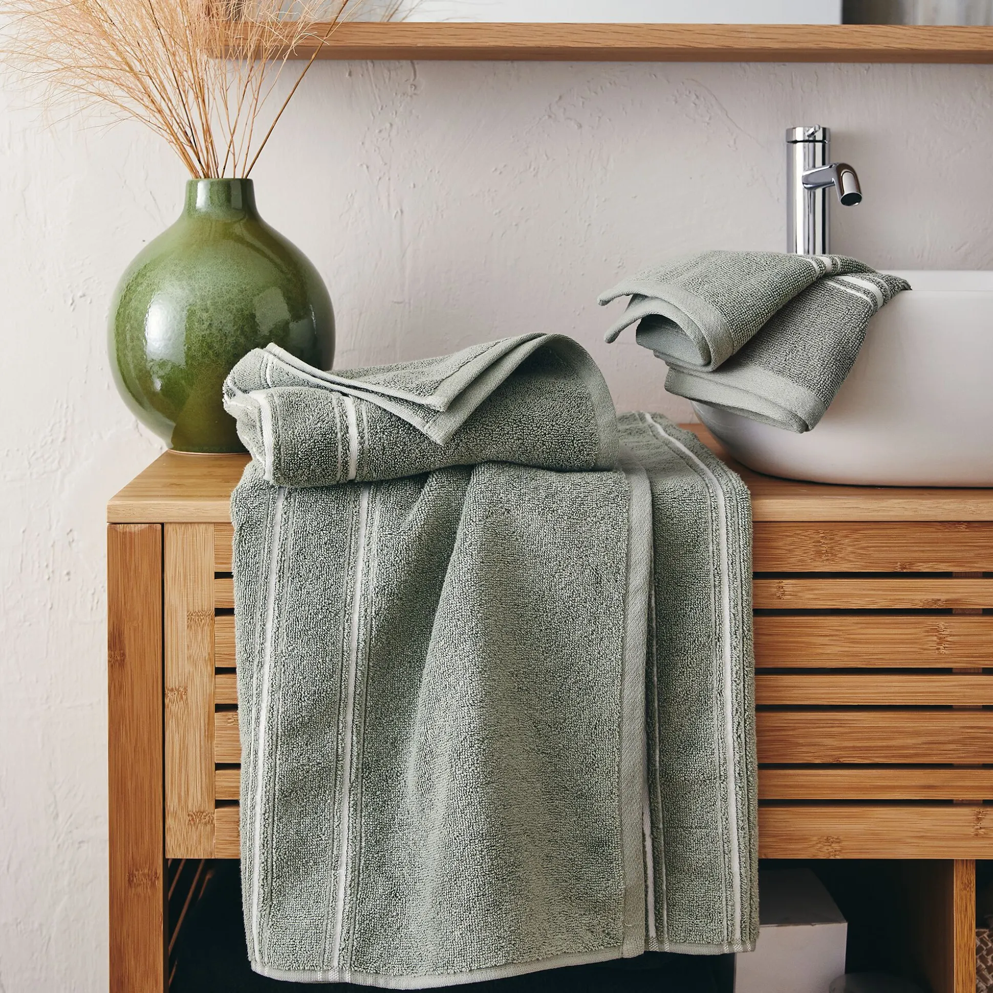 Serviette de toilette en coton - vert olivier 50x100cm