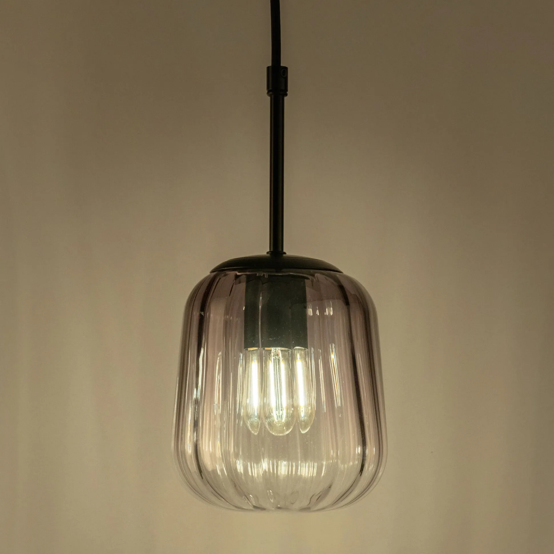 Suspension électrifiée avec 3 luminaires en verre - gris