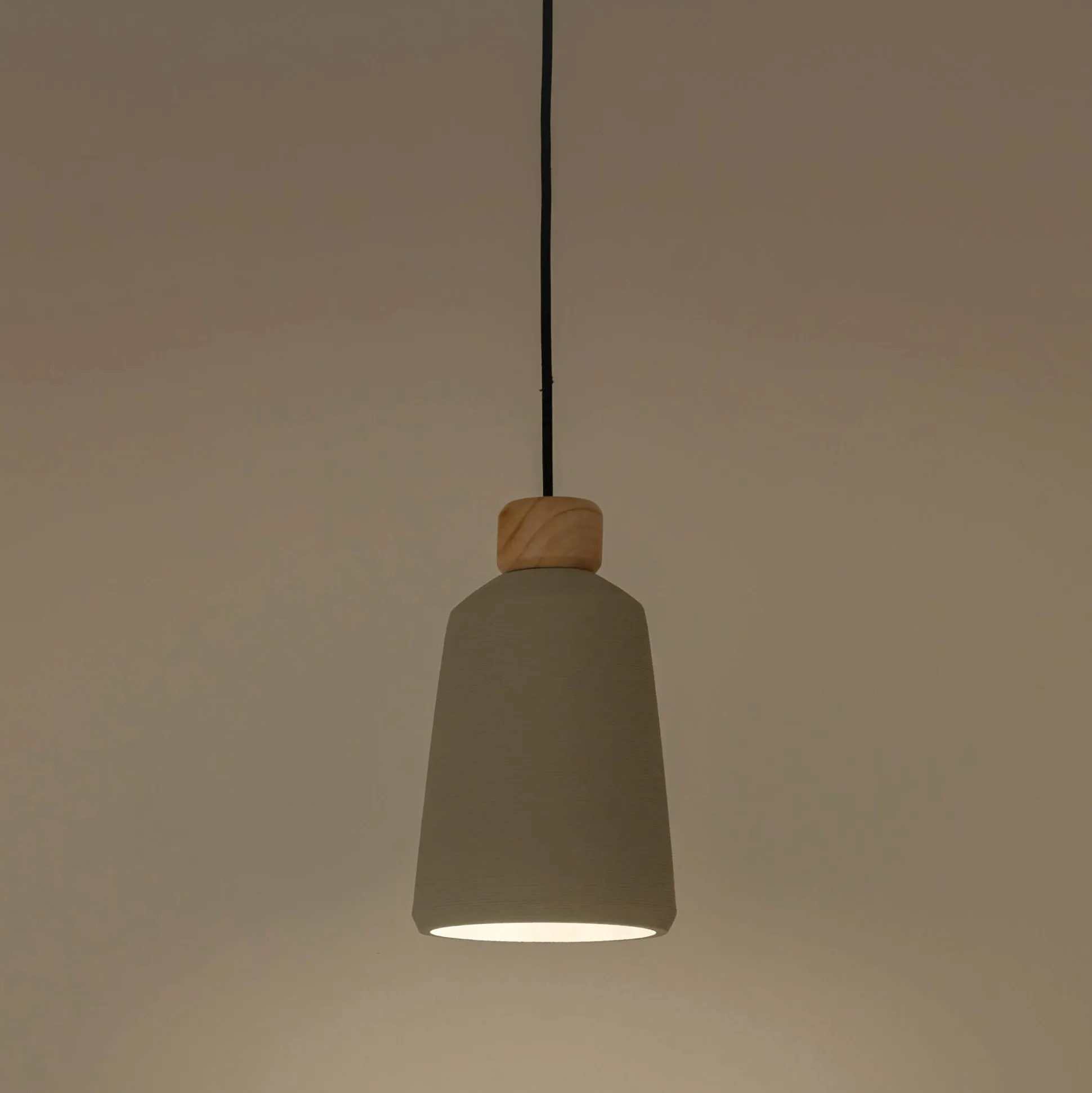 Suspension électrifiée E27 en ciment H27,70cm - gris
